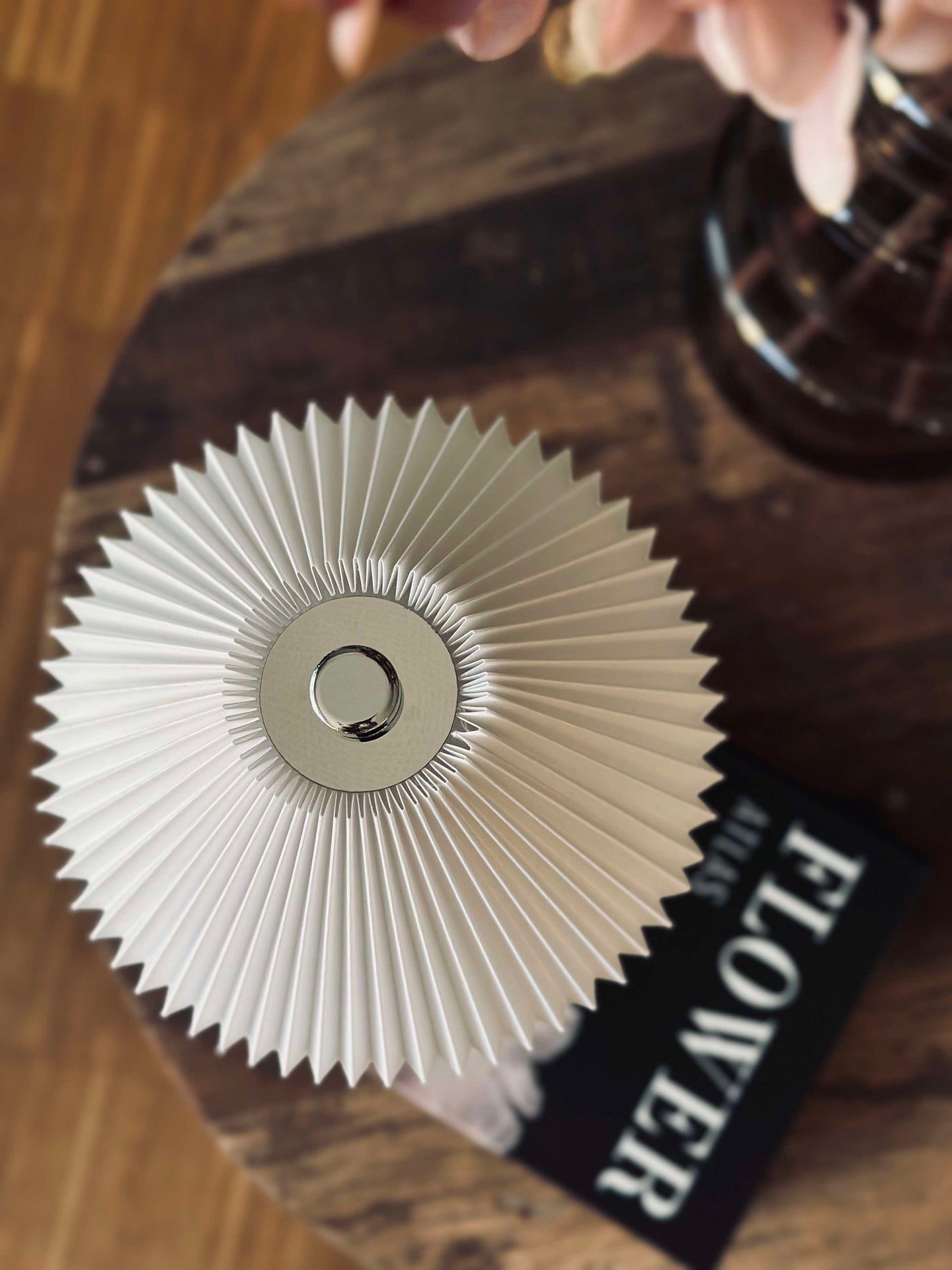 Touch Bordslampa Plisserad Vit