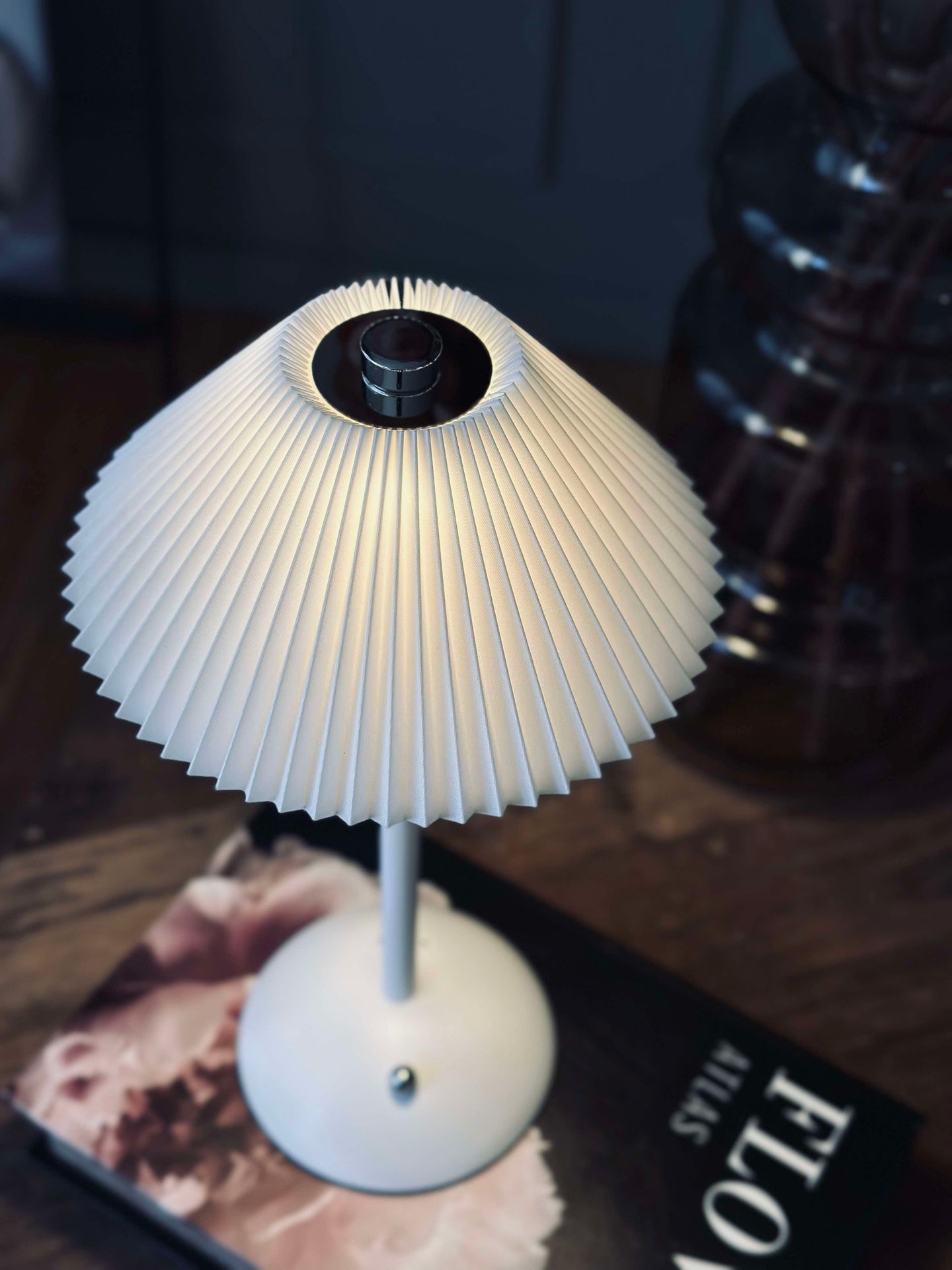 Touch Bordslampa Plisserad Vit