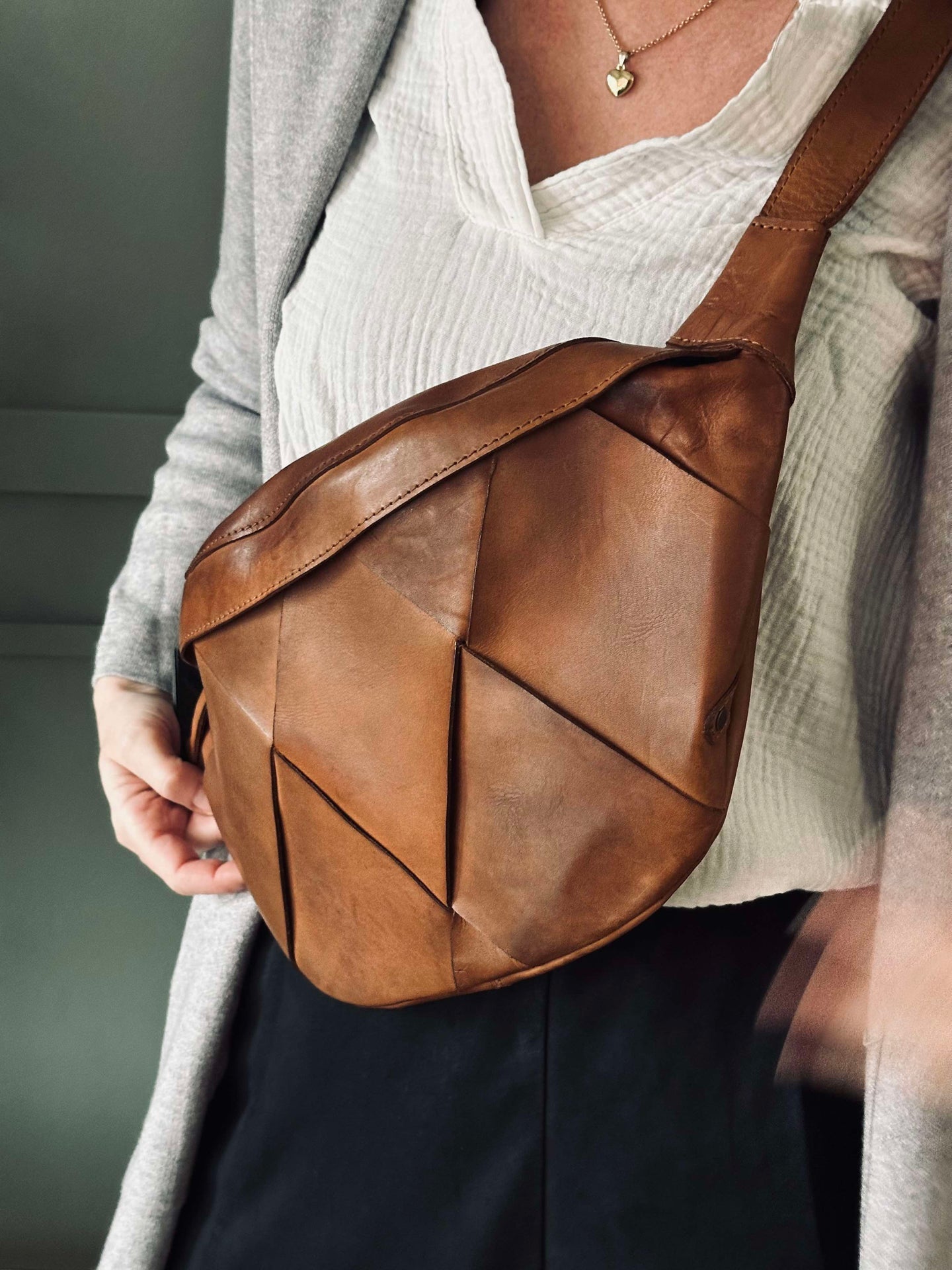 Exklusiv handflätad bumbag - Cognac