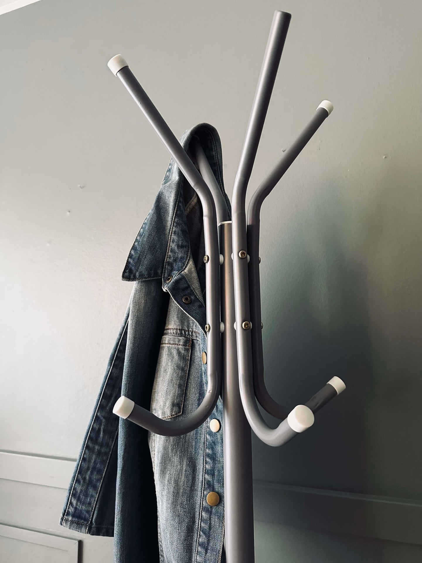 Klädhängare Hugo - Grå