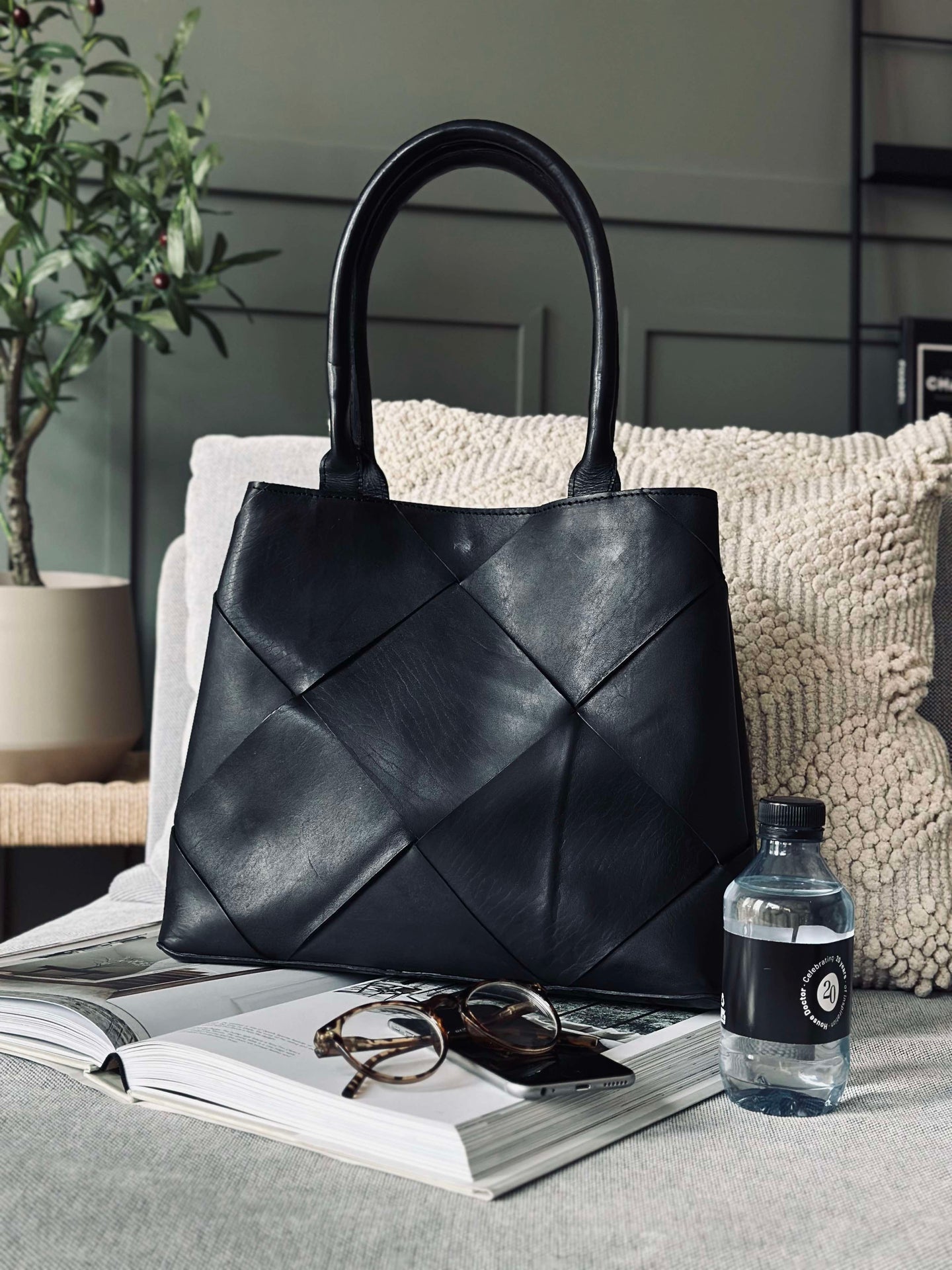 Exklusiv handflätad axelväska - Svart