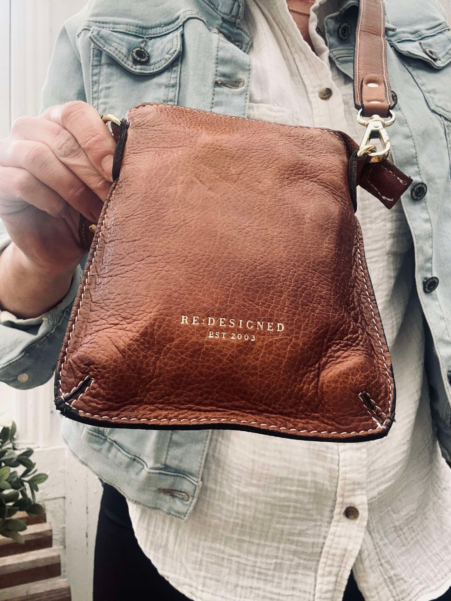 Crossover mobilväska - Nava Valnöt