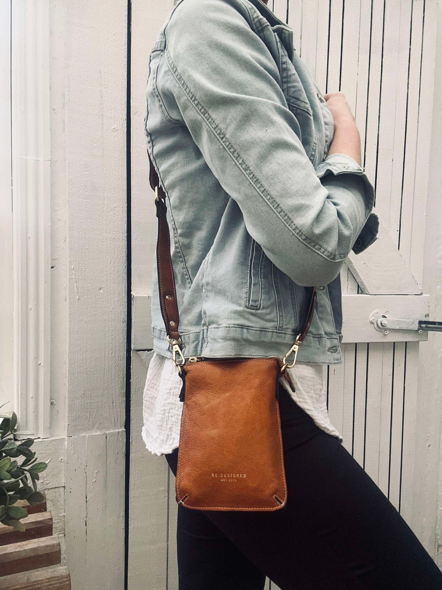 Crossover mobilväska - Nava Cognac