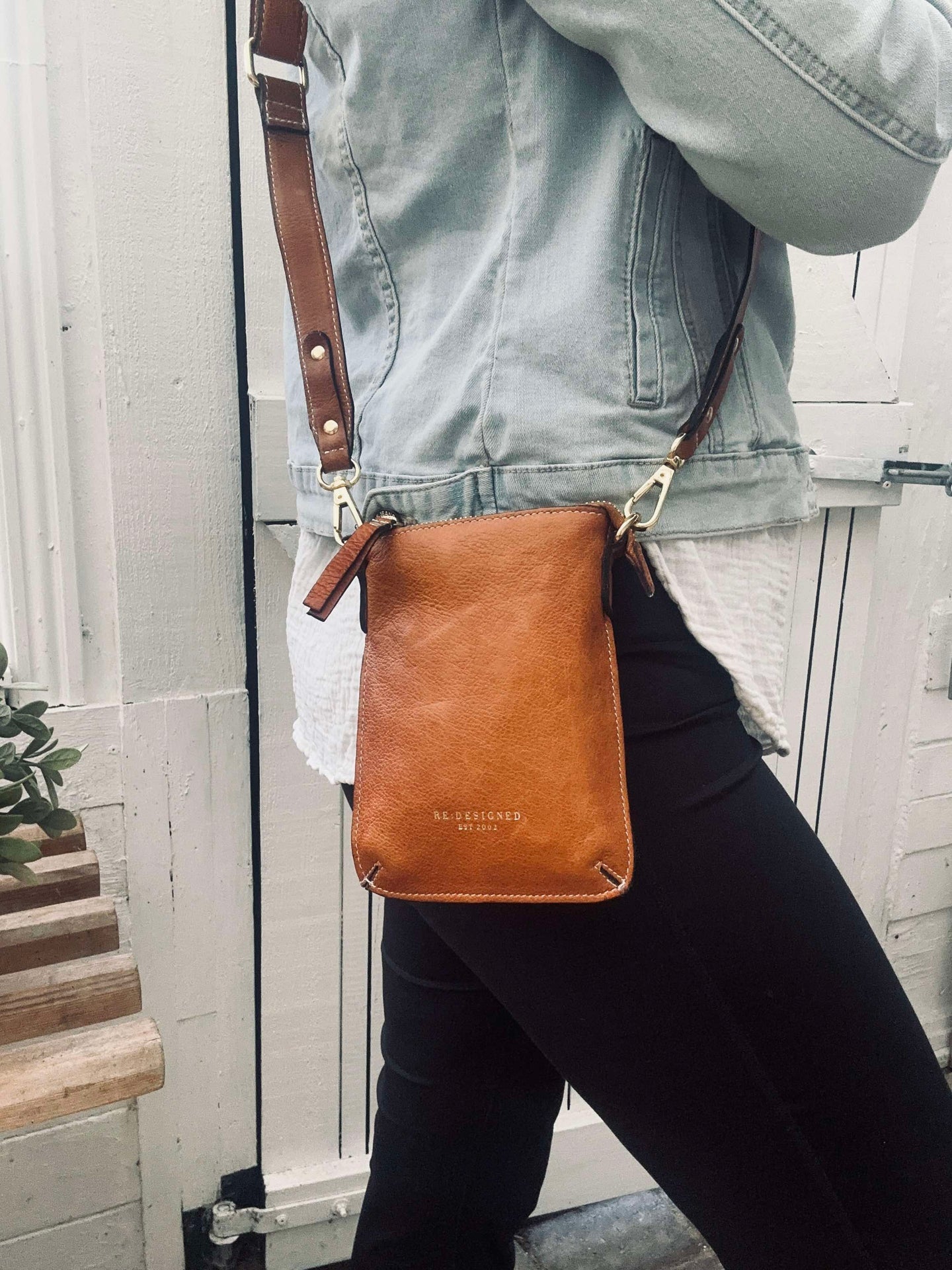 Crossover mobilväska - Nava Cognac