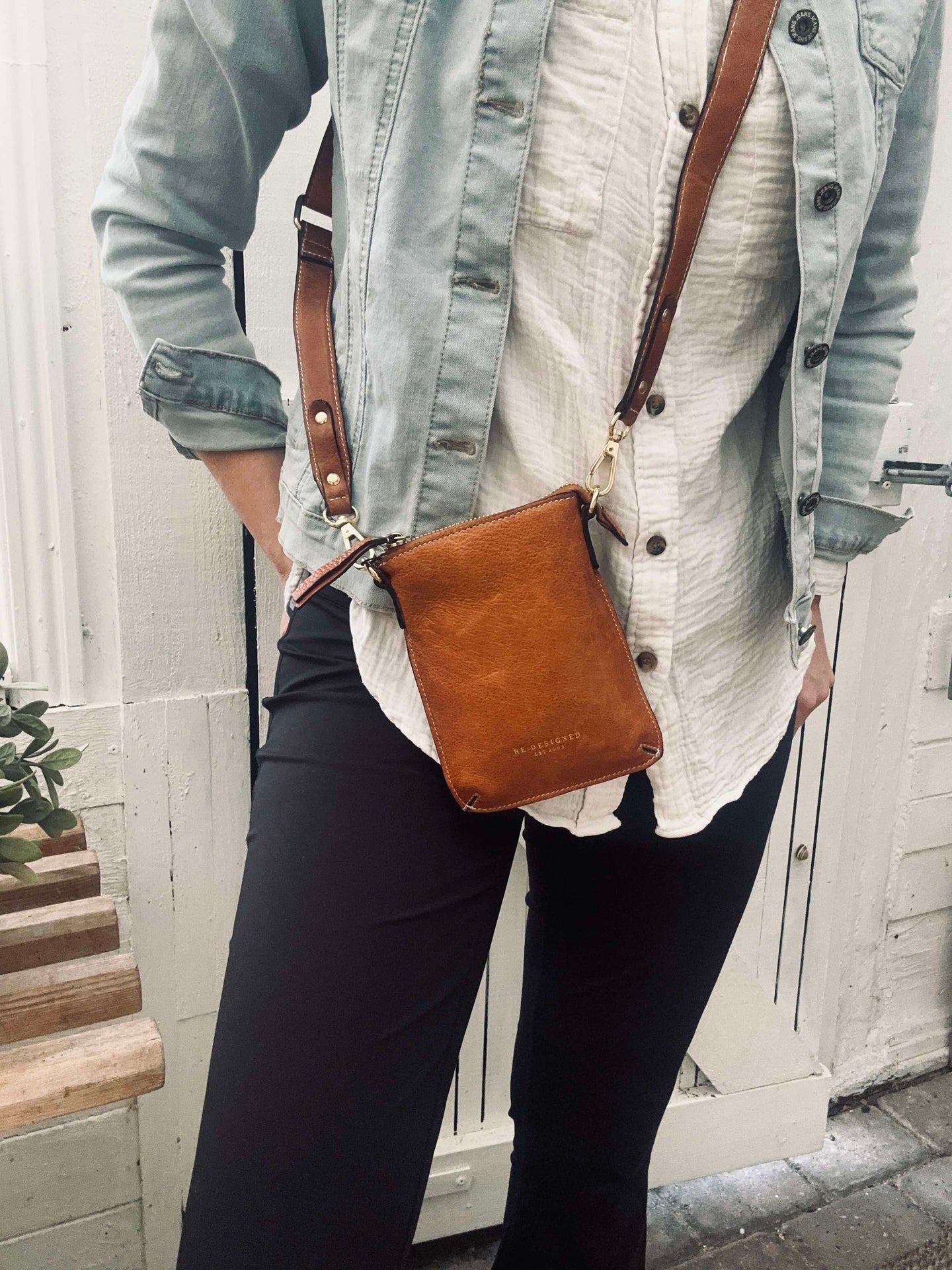 Crossover mobilväska - Nava Cognac