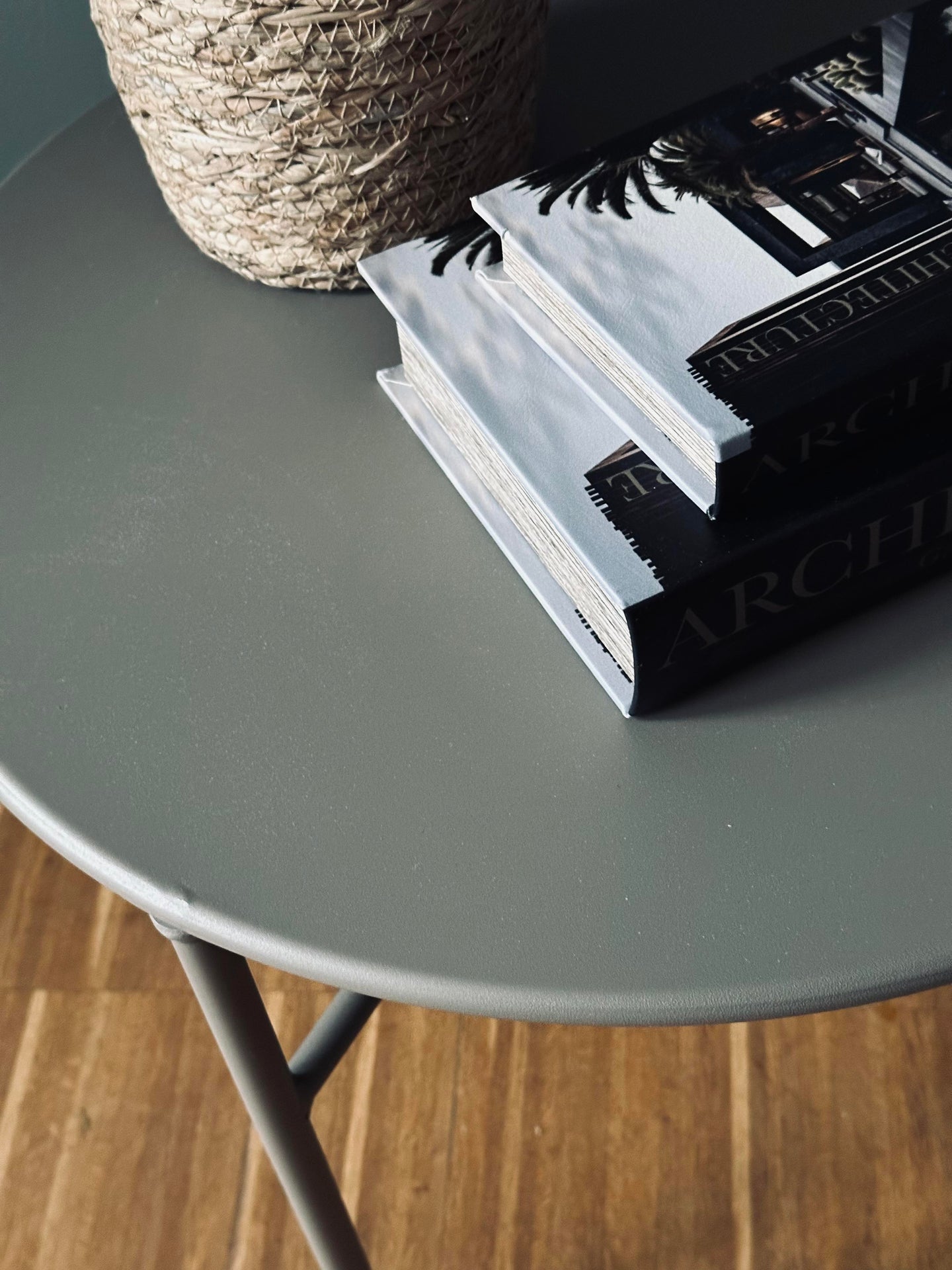 Bord för inomhus och utomhus – Beige Dia 50 cm