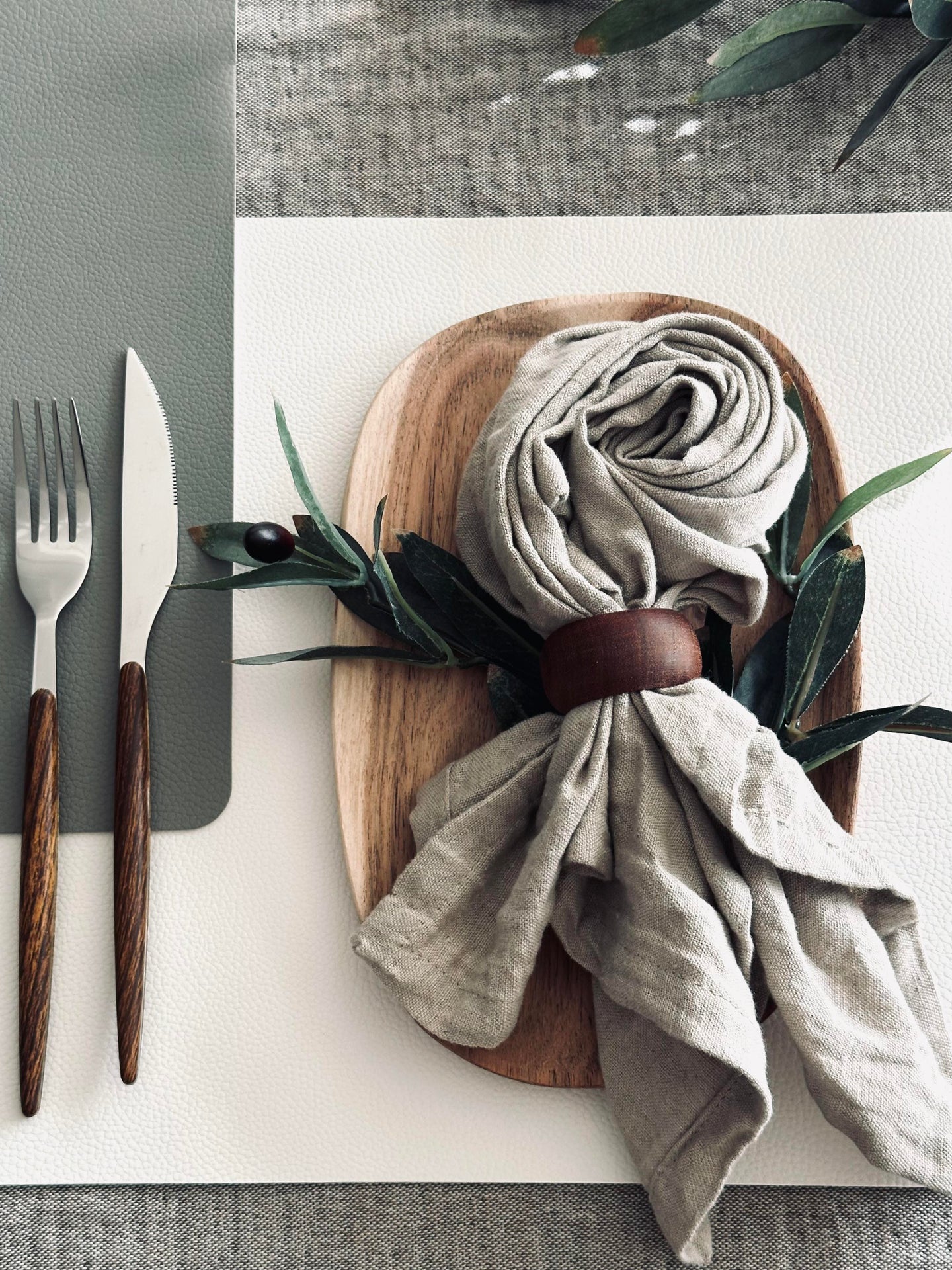 Bordstablett – Vändbar Grå / kit