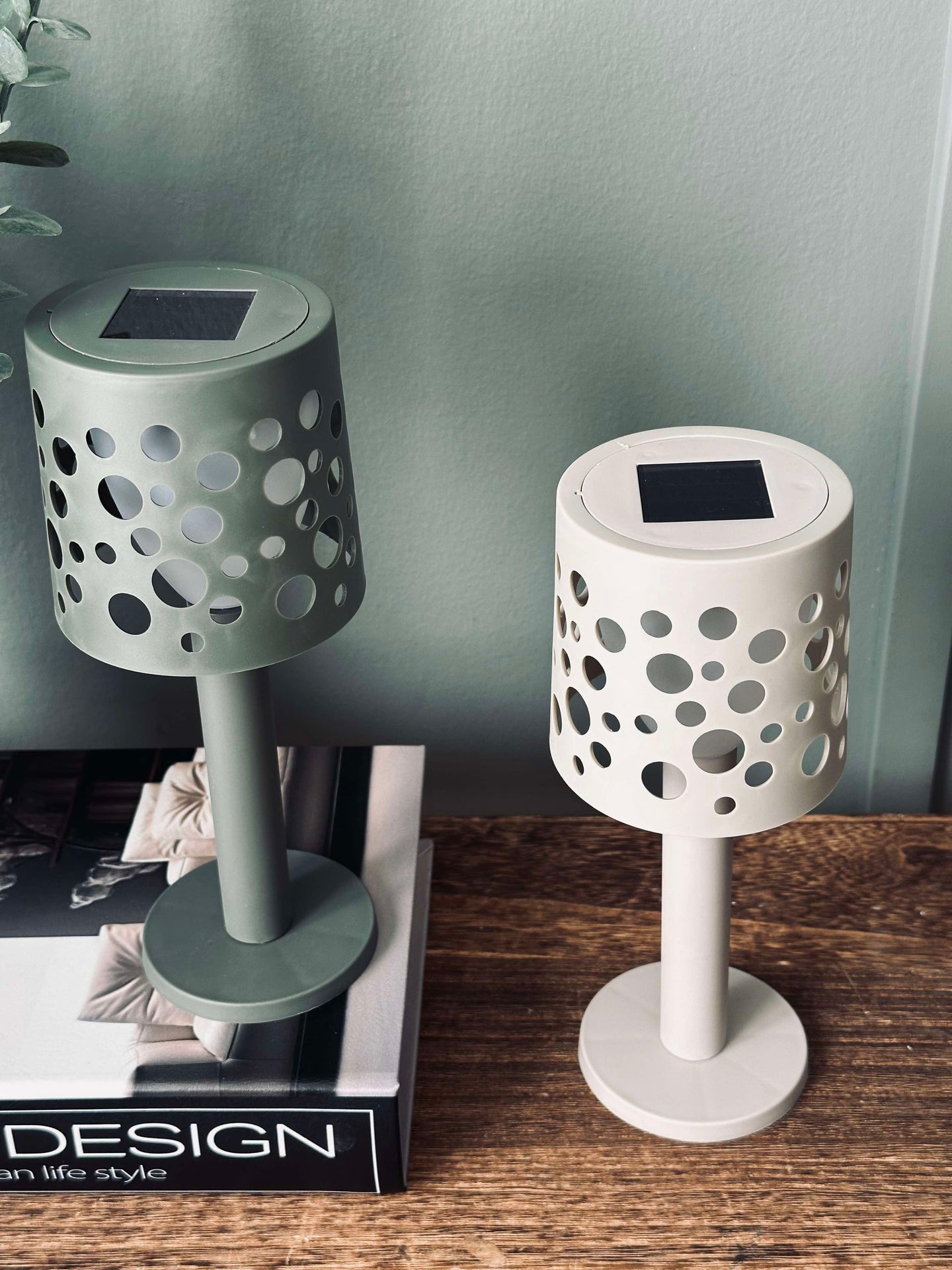 Bordslampa med solceller - Ljus beige