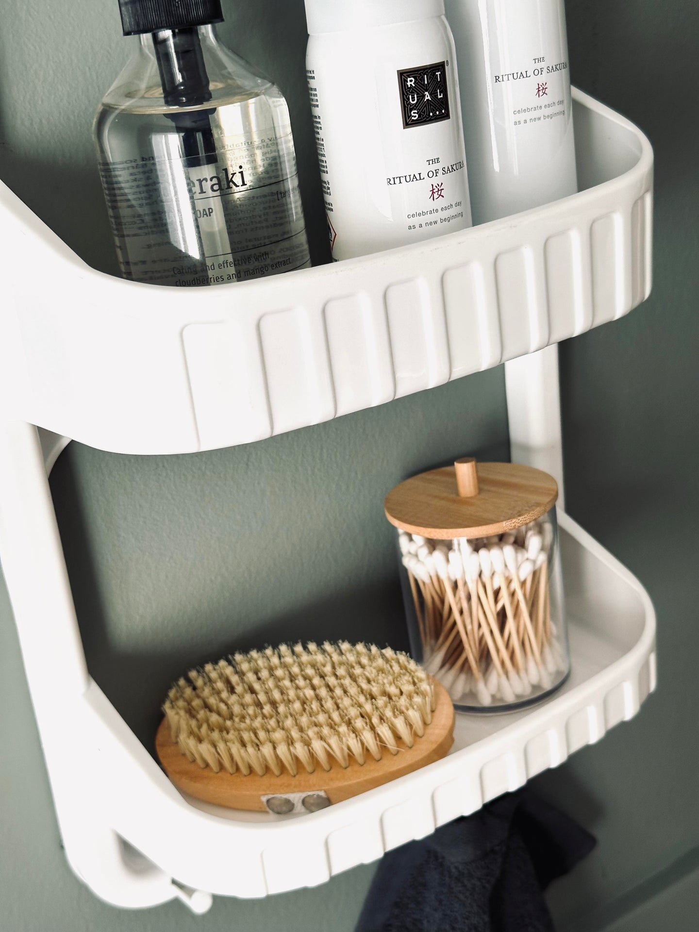 Förvaring duschkabin