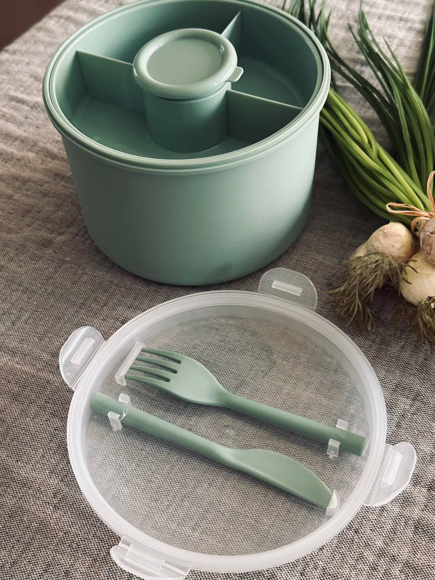 Lunchbox med dressingbehållare - Grön