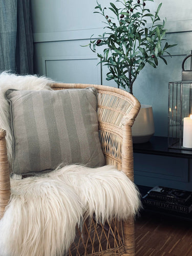 Kudde med fyllning - Grå / Mint rand 43x43