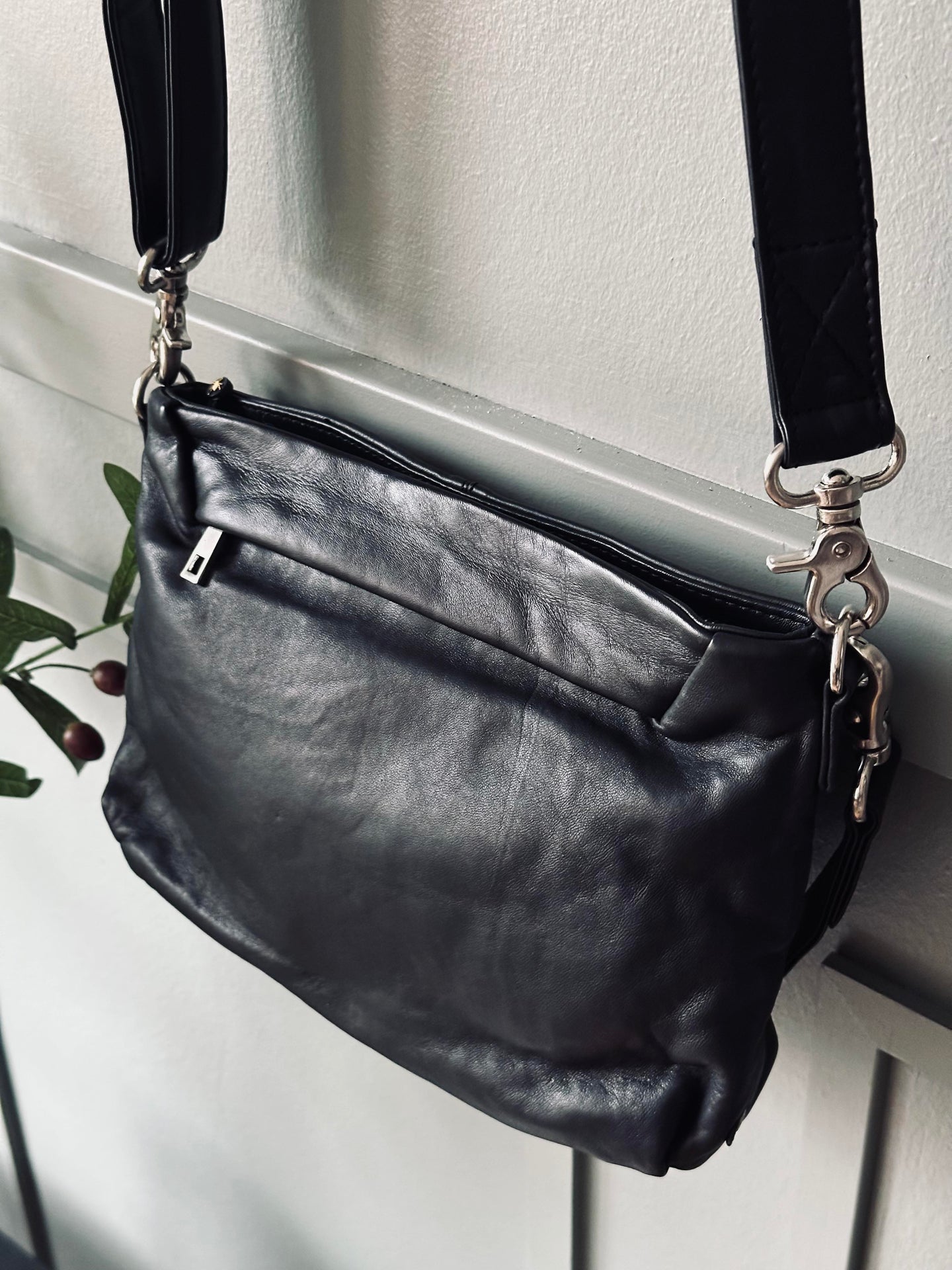 Crossover Emmy Svart