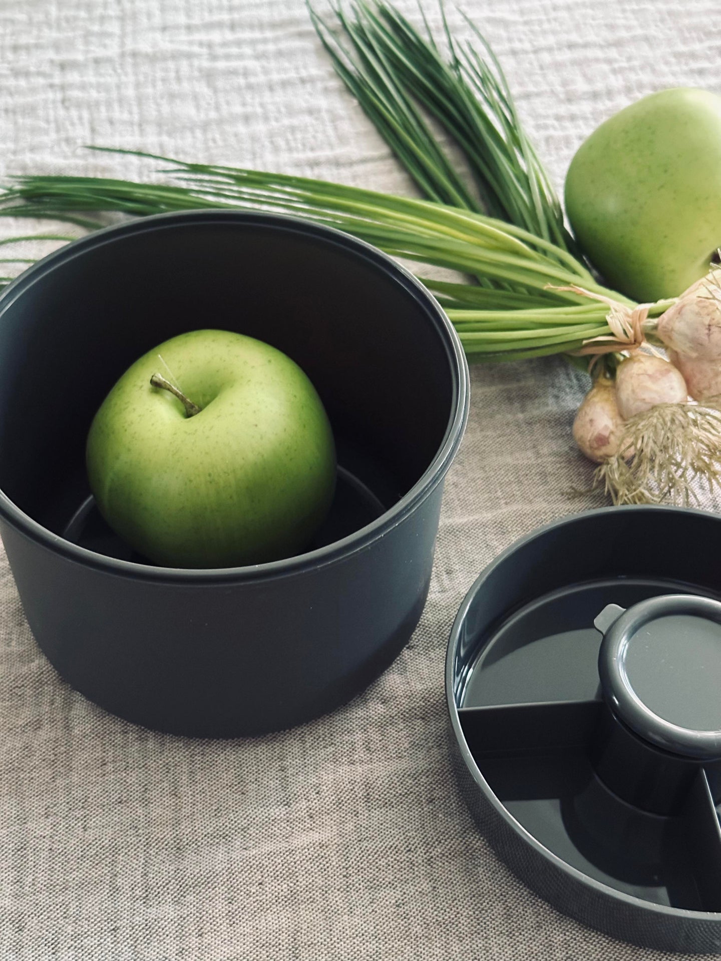 Lunchbox med dressingkopp - Svart