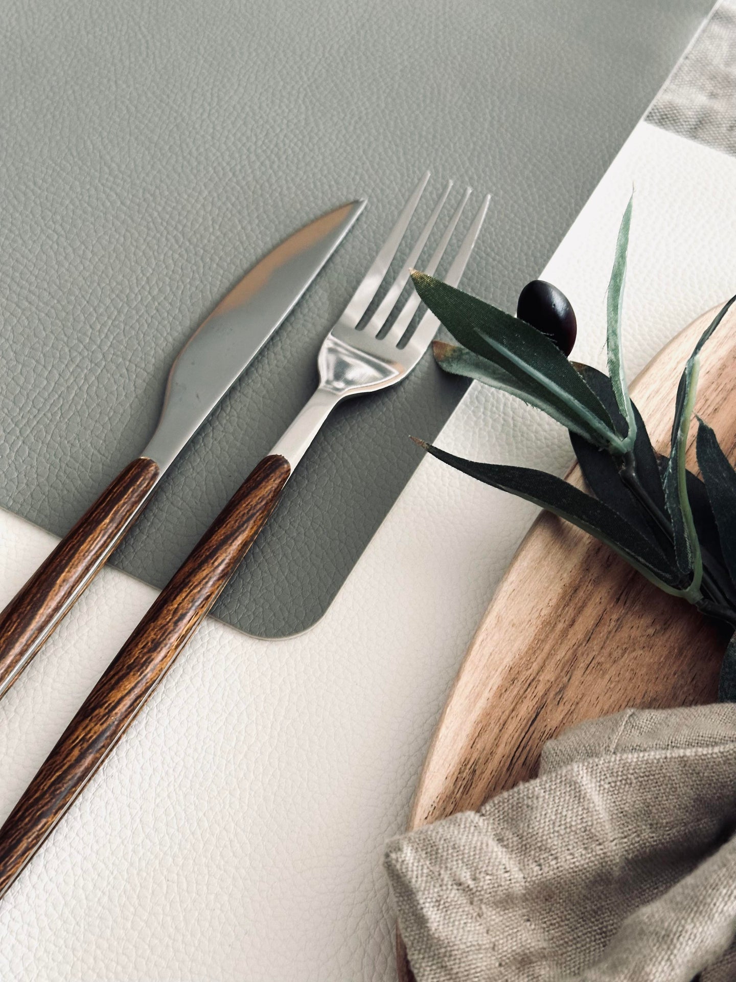 Bordstablett – Vändbar Grå / kit