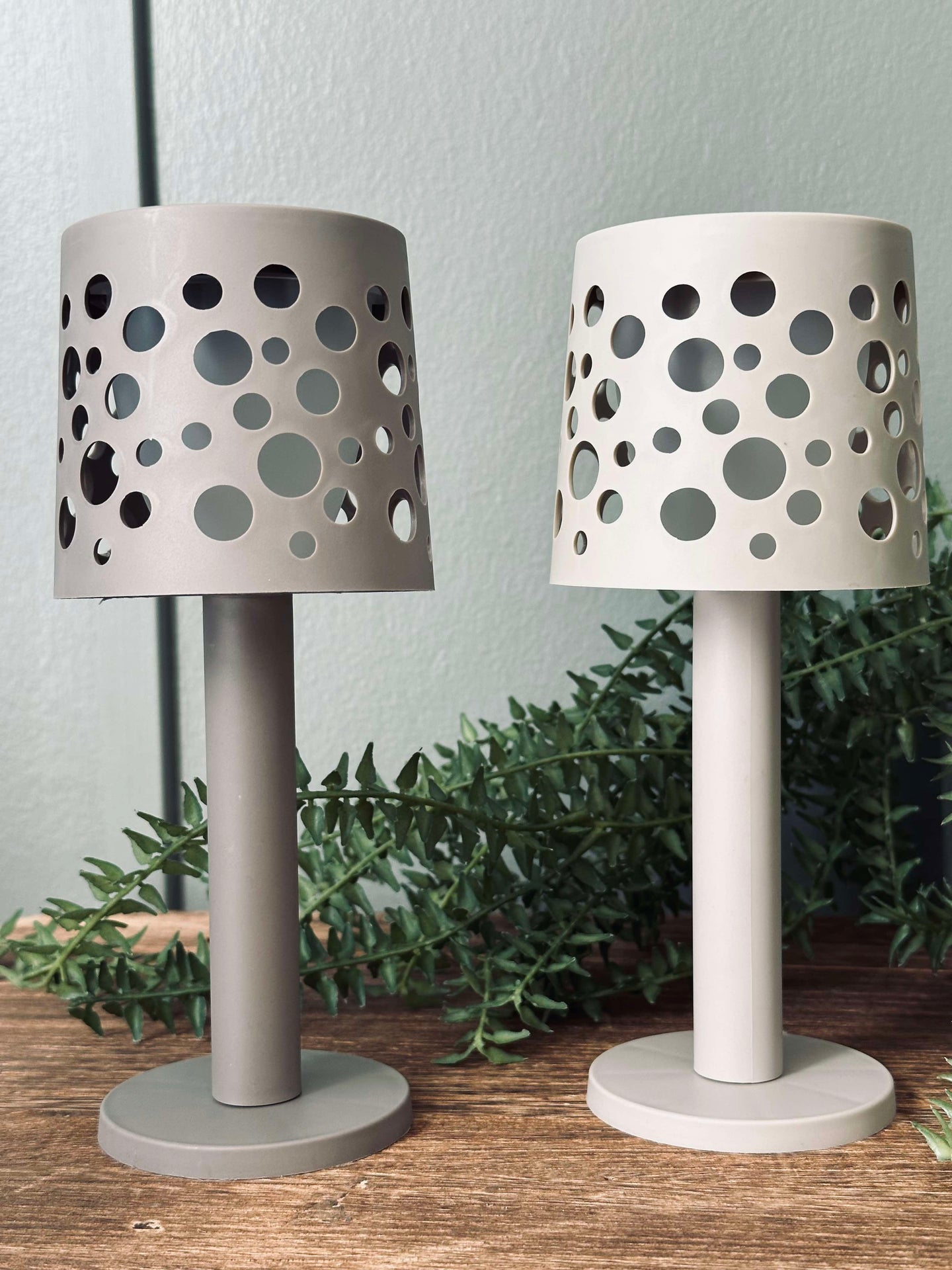 Bordslampa med solceller - Ljus beige