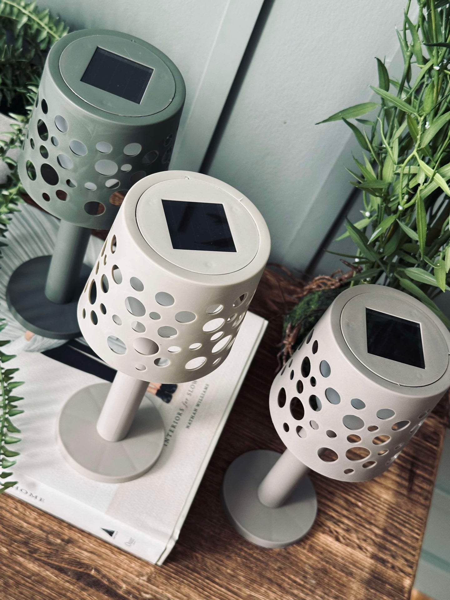 Bordslampa med solceller - Mörk beige