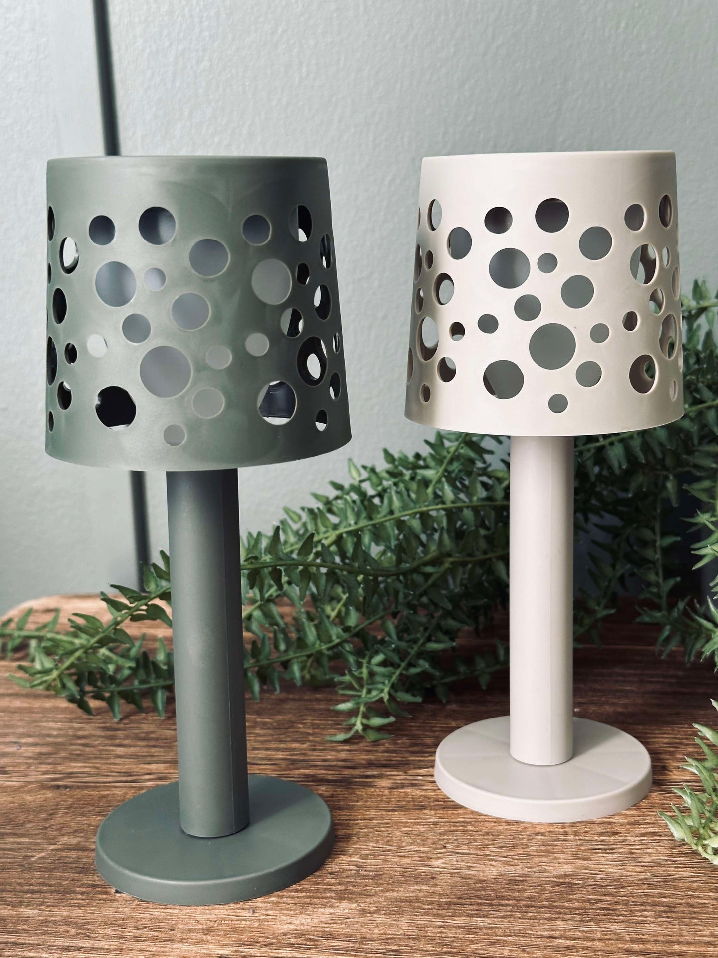 Bordslampa med solceller - Army