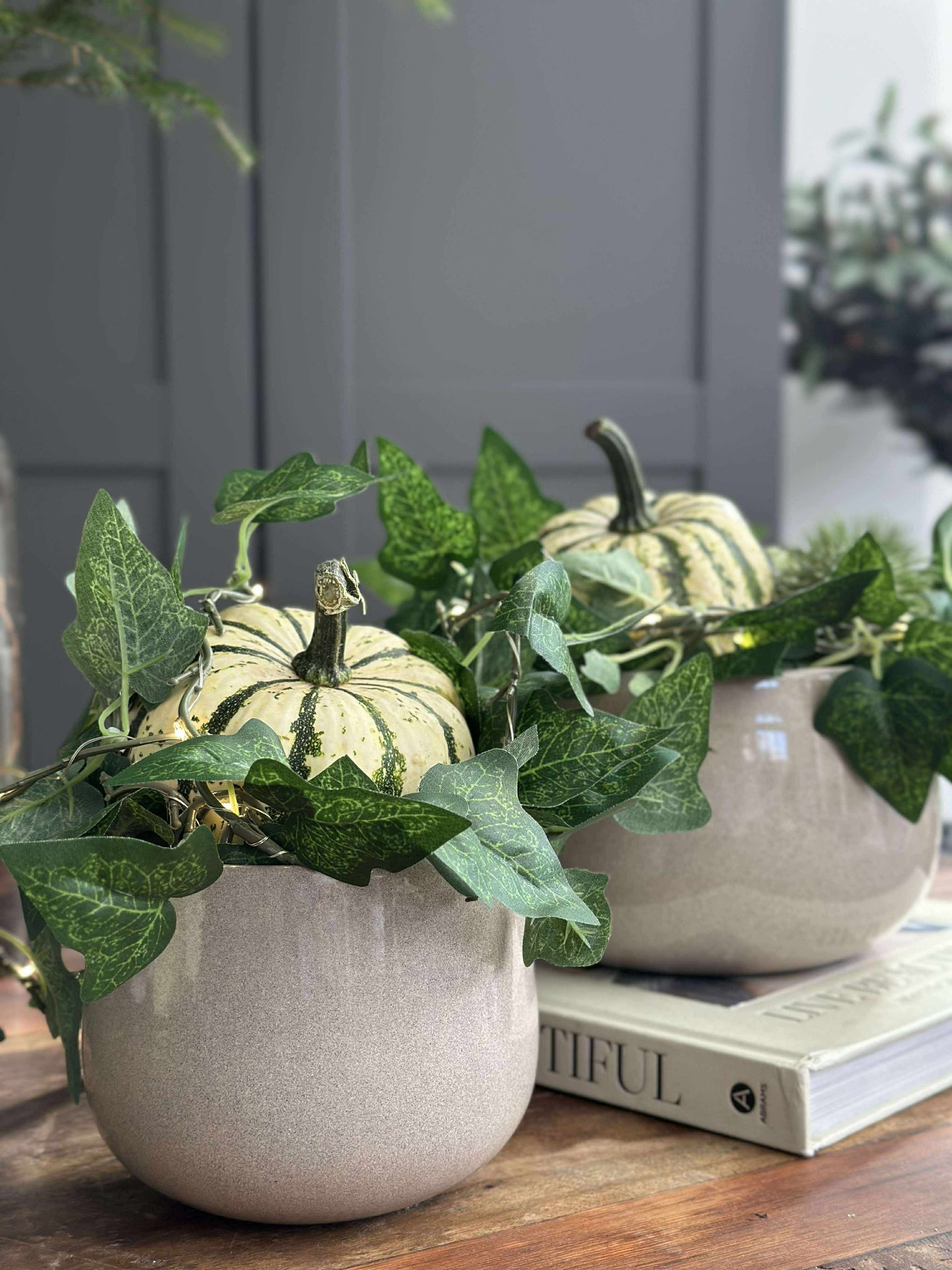 Ljusslinga med gröna murgrönablad - 290cm