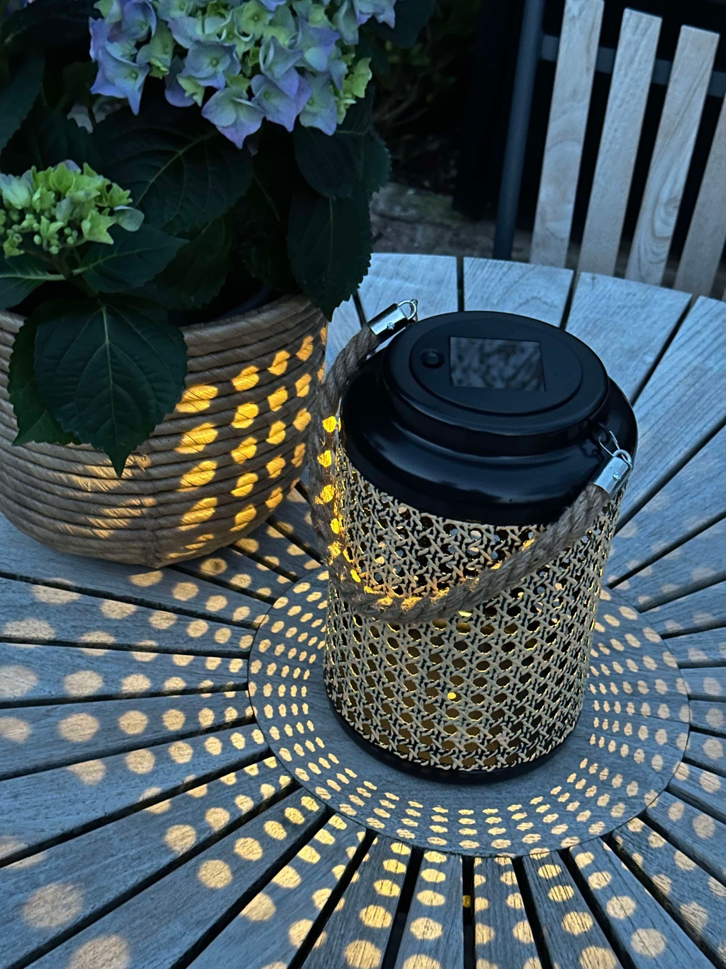 Solcellslampa JANE stor