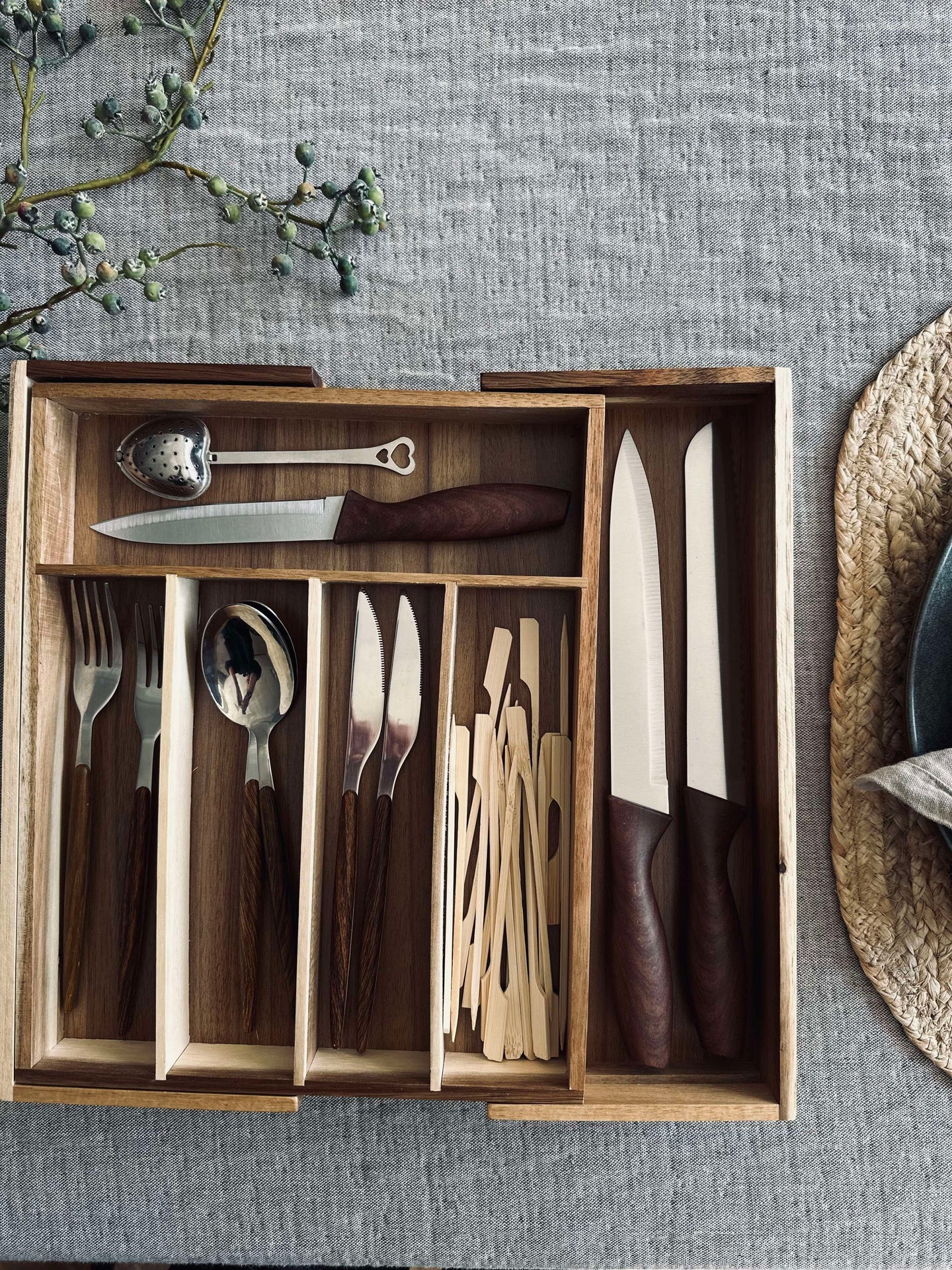 Besticklåda i Akaciaträ - Justerbar