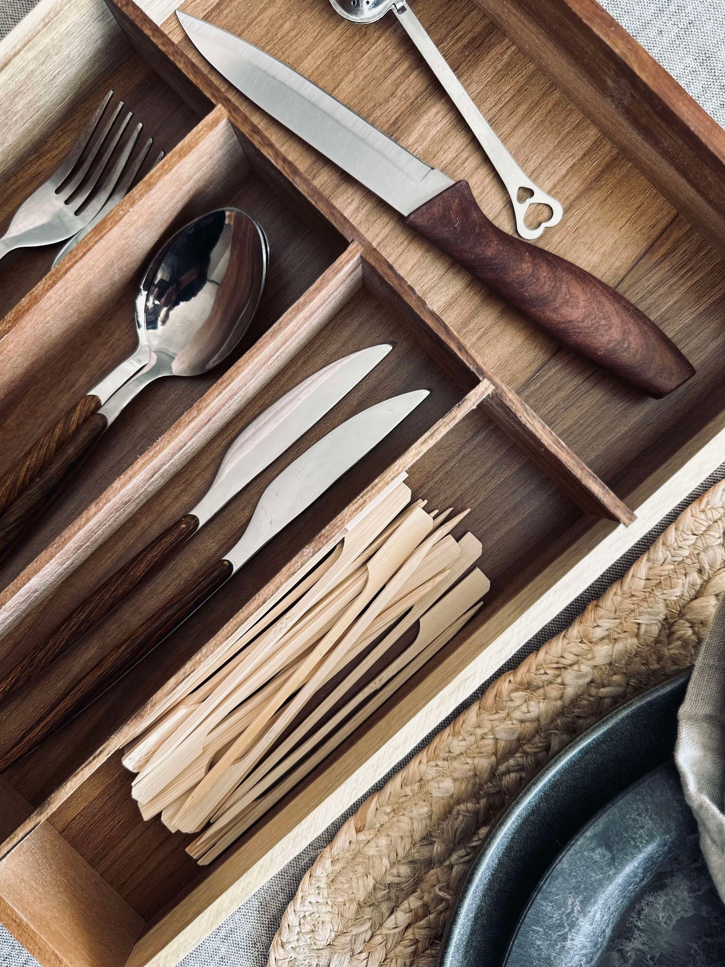 Besticklåda i Akaciaträ