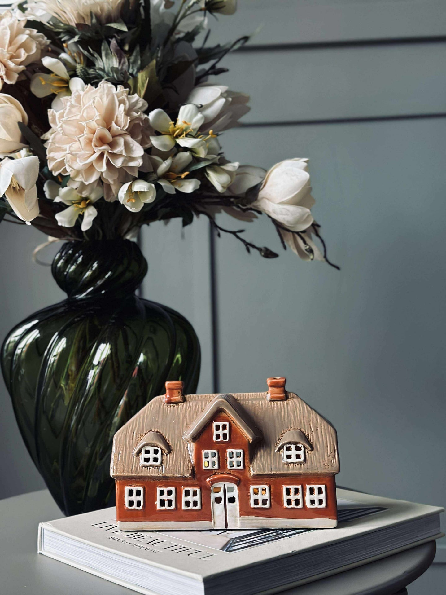 Ljuslykta med halmtak - Keramik