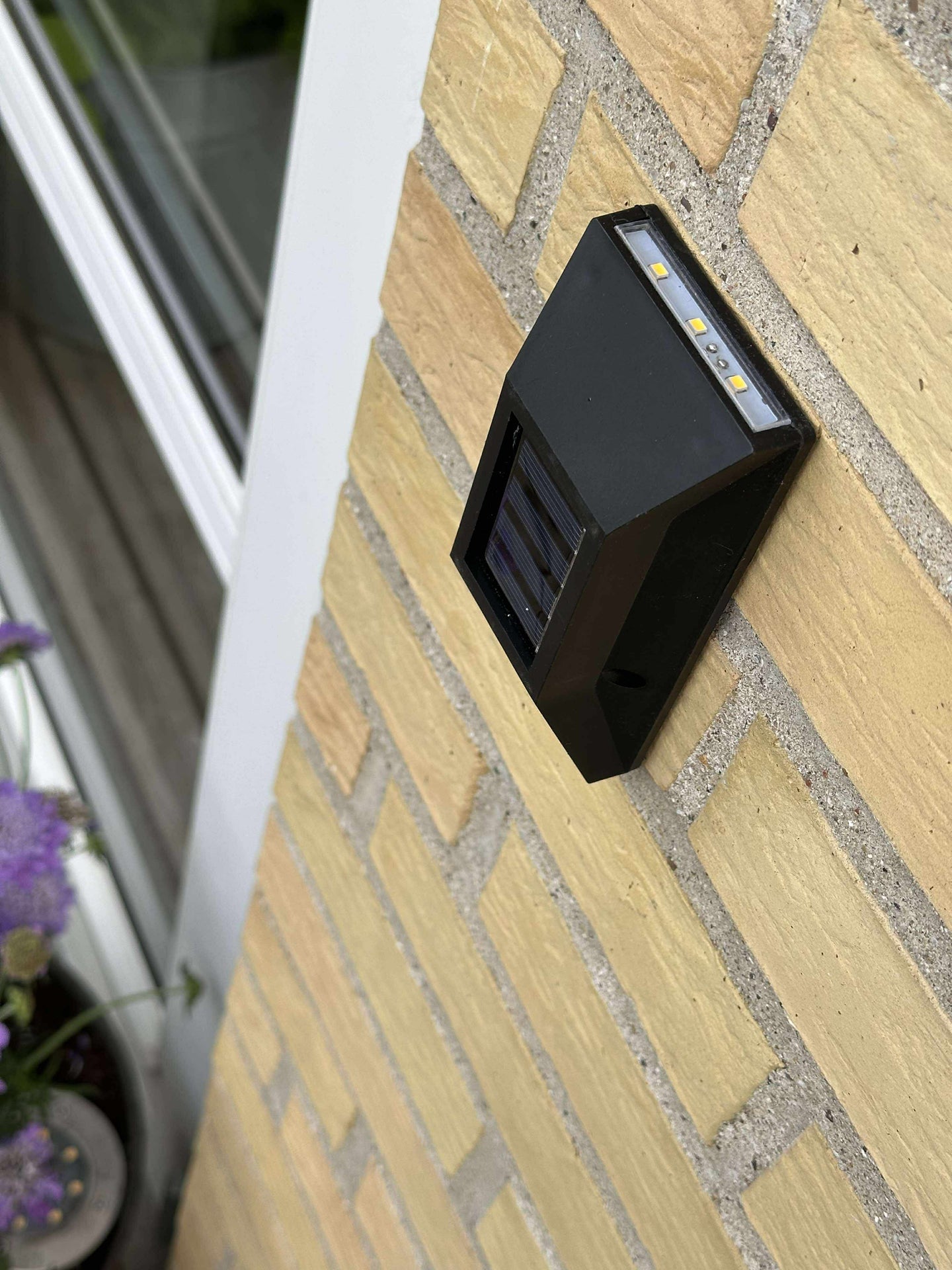 Vägglampa med solceller – Upp & Ner 4 st