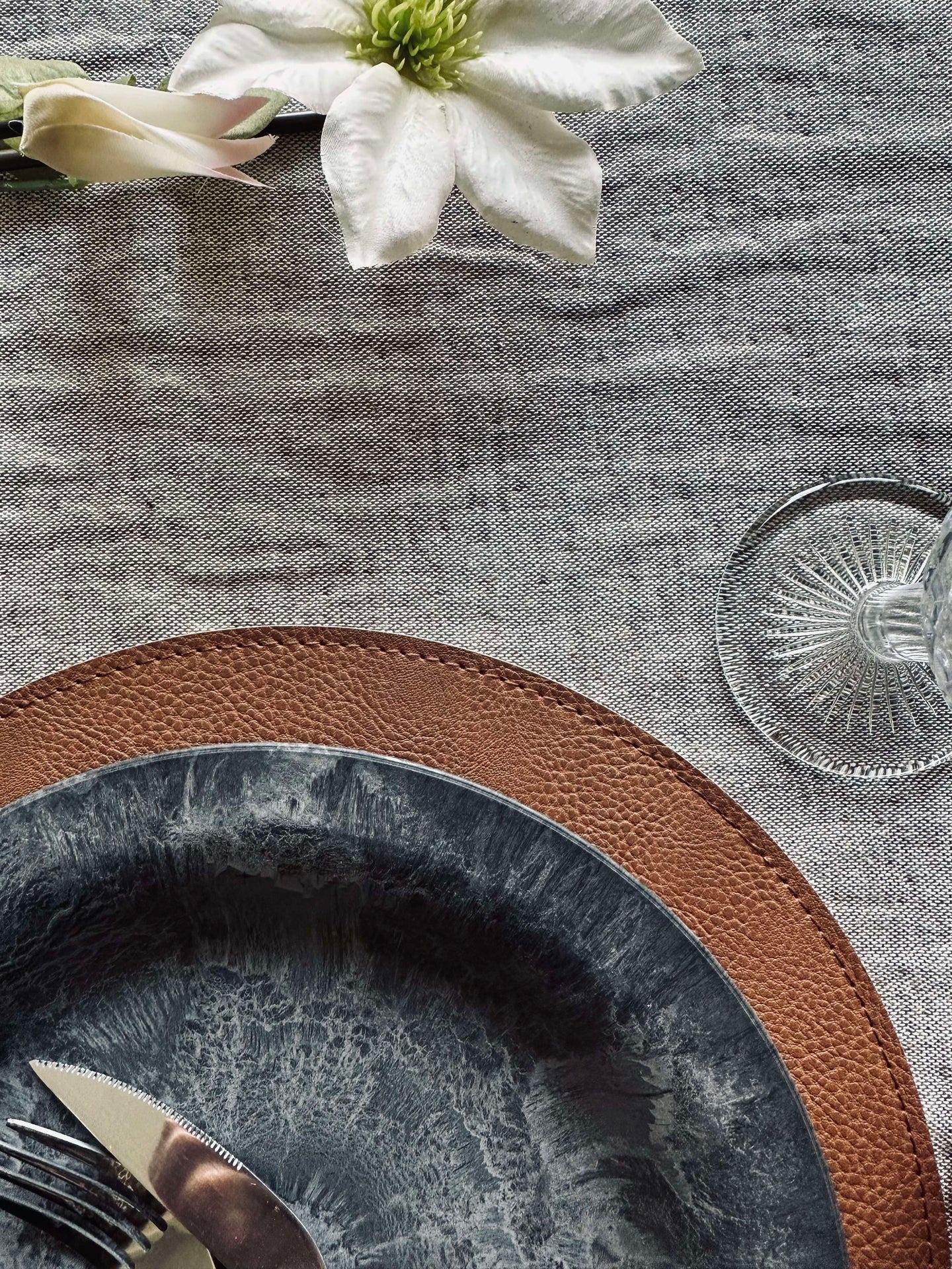 Vändbar bordstablett - Tobak / Sand