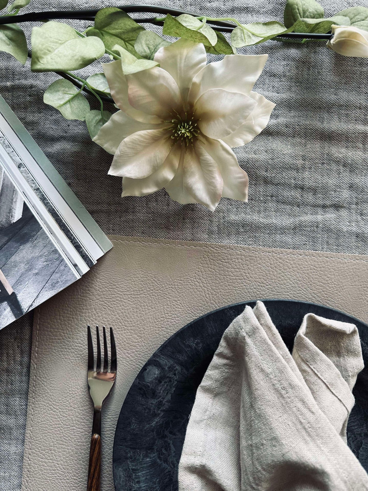 Vändbar bordstablett - Tobak / Sand 30x45cm