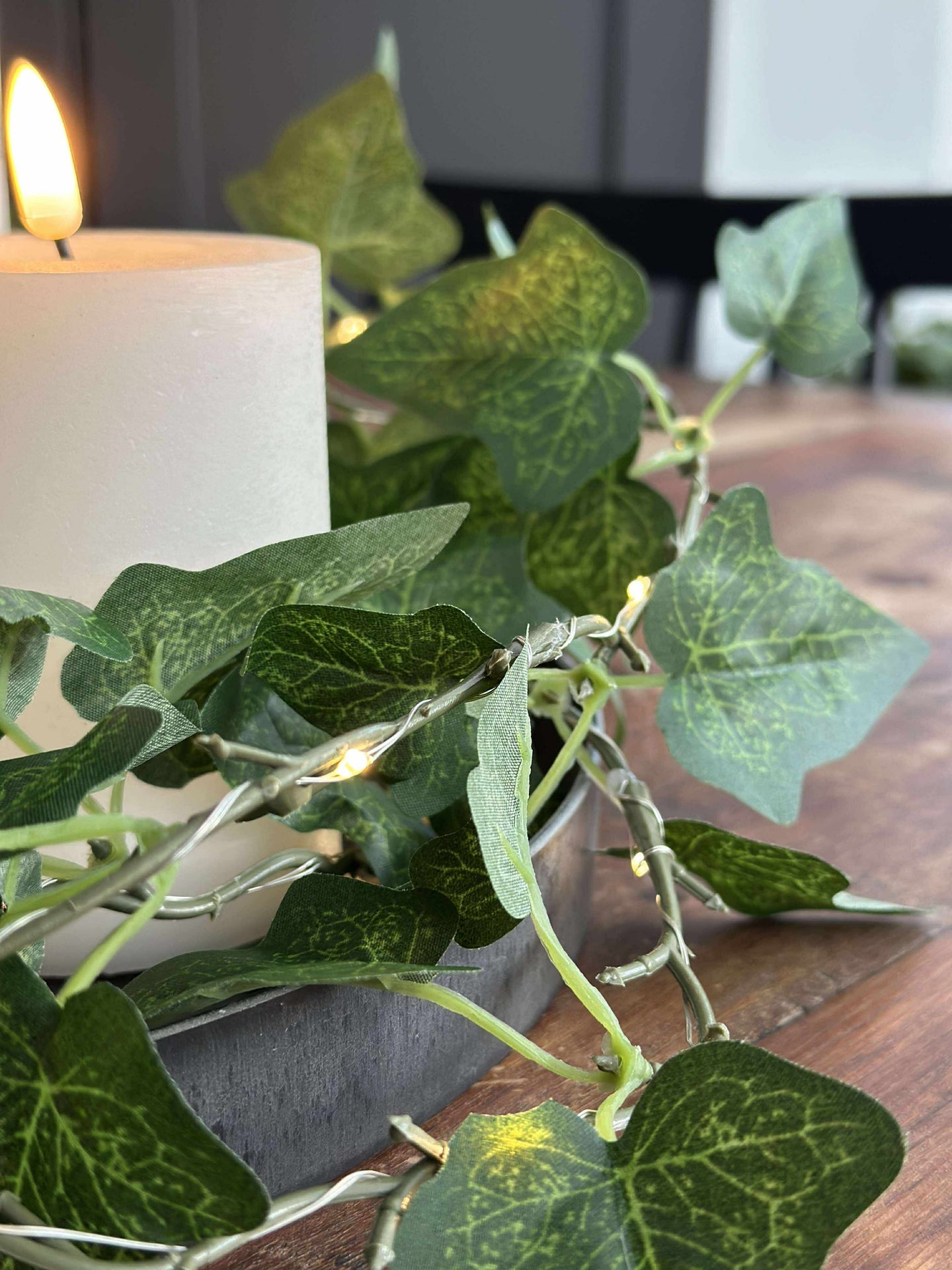 Ljusslinga med gröna murgrönablad - 290cm