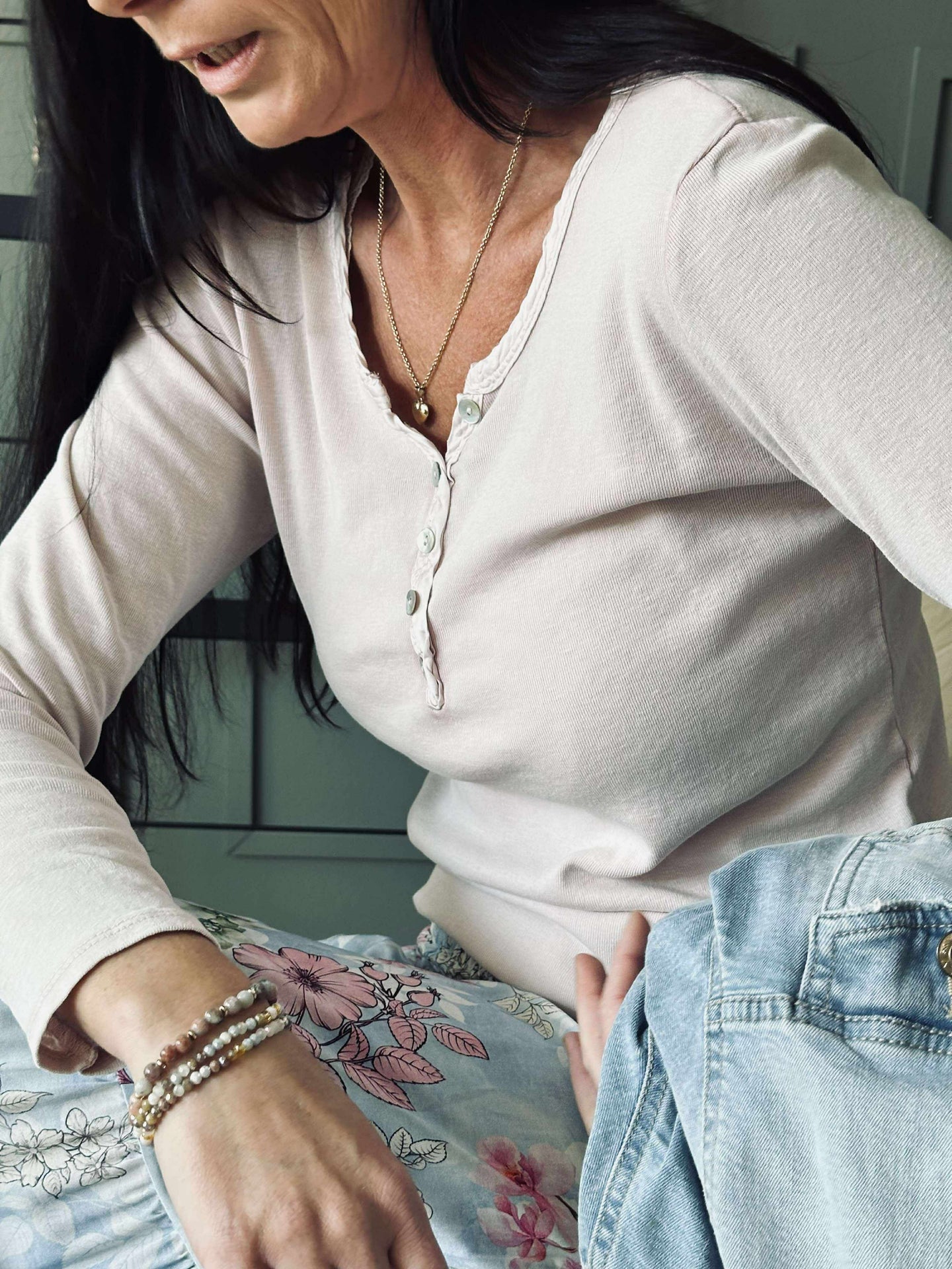 Basblus med knappar – Rosa