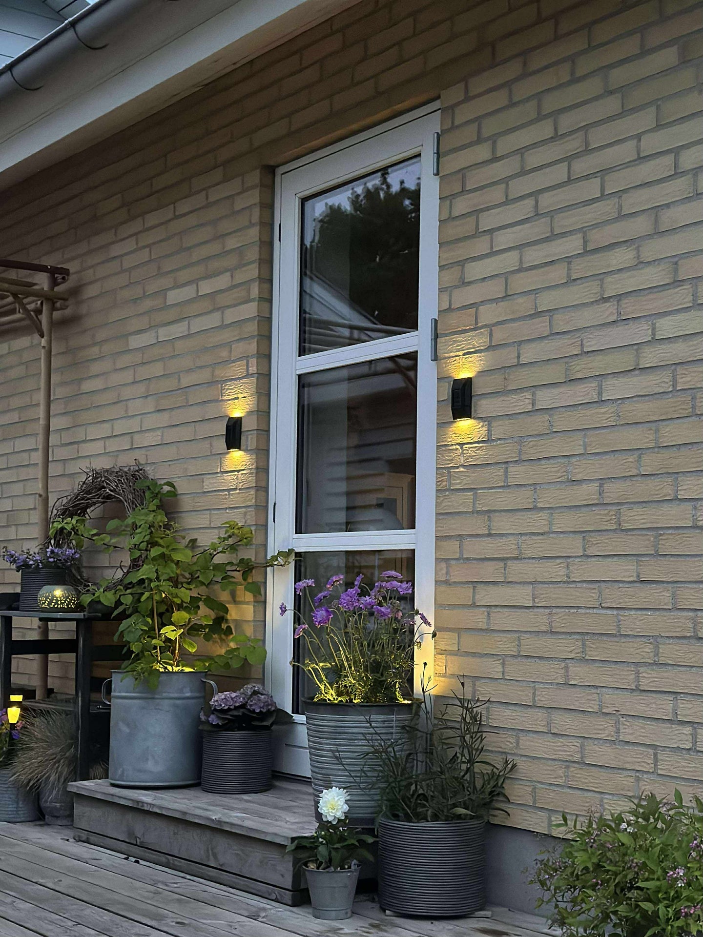 Vägglampa med solceller – Upp & Ner 4 st