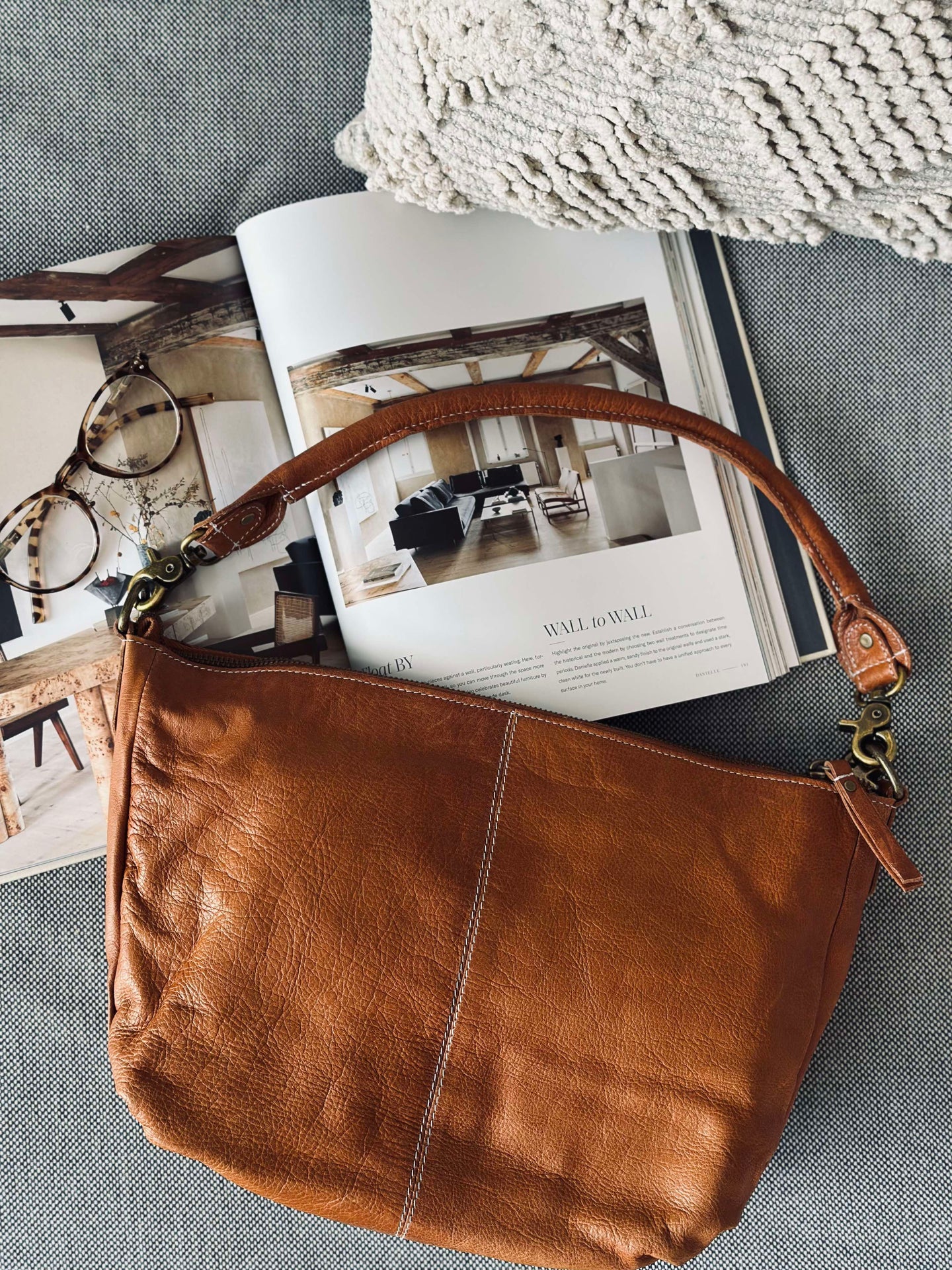 Axelväska Naomi small - Cognac