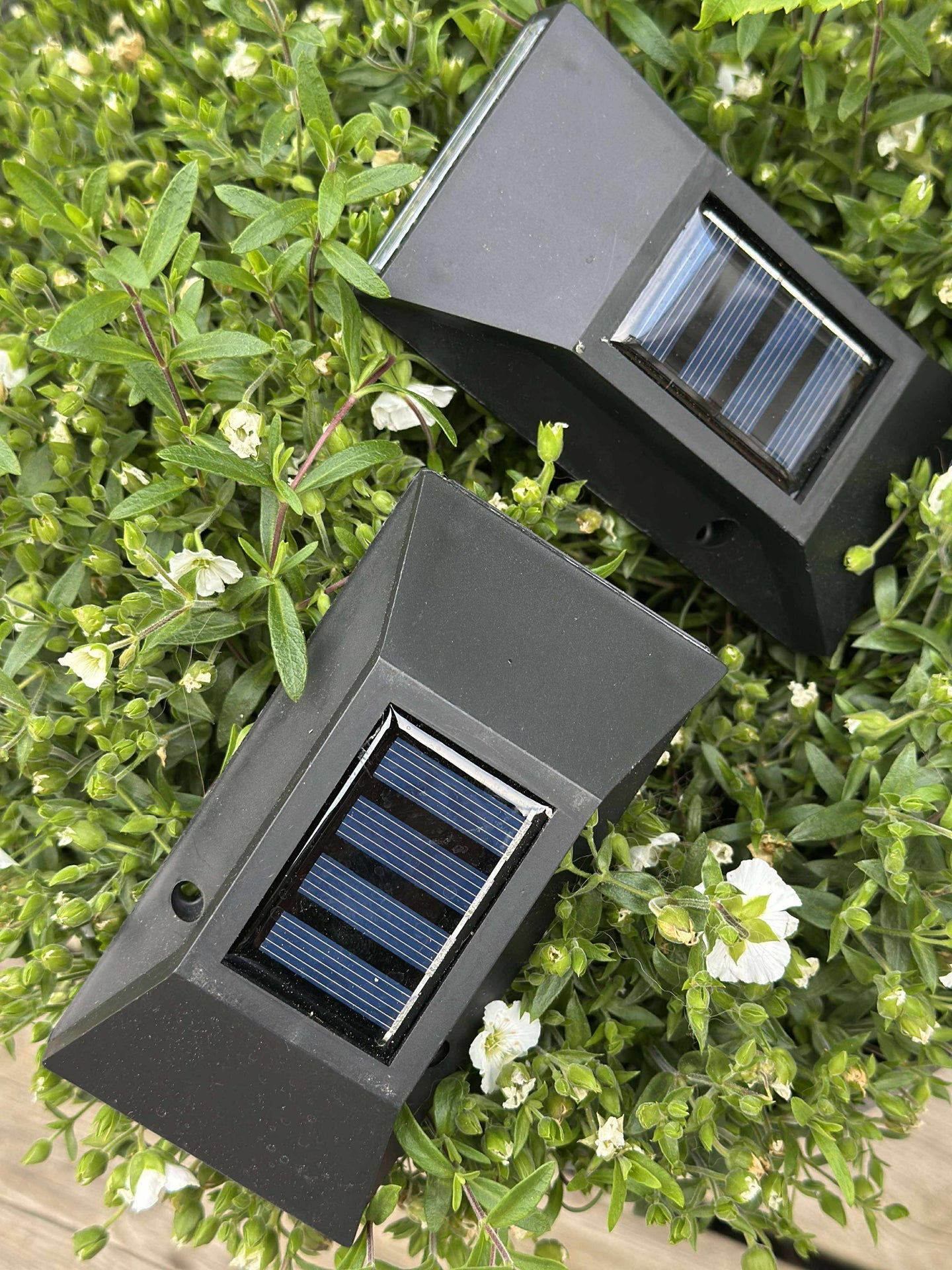 Vägglampa med solceller – Upp & Ner 4 st