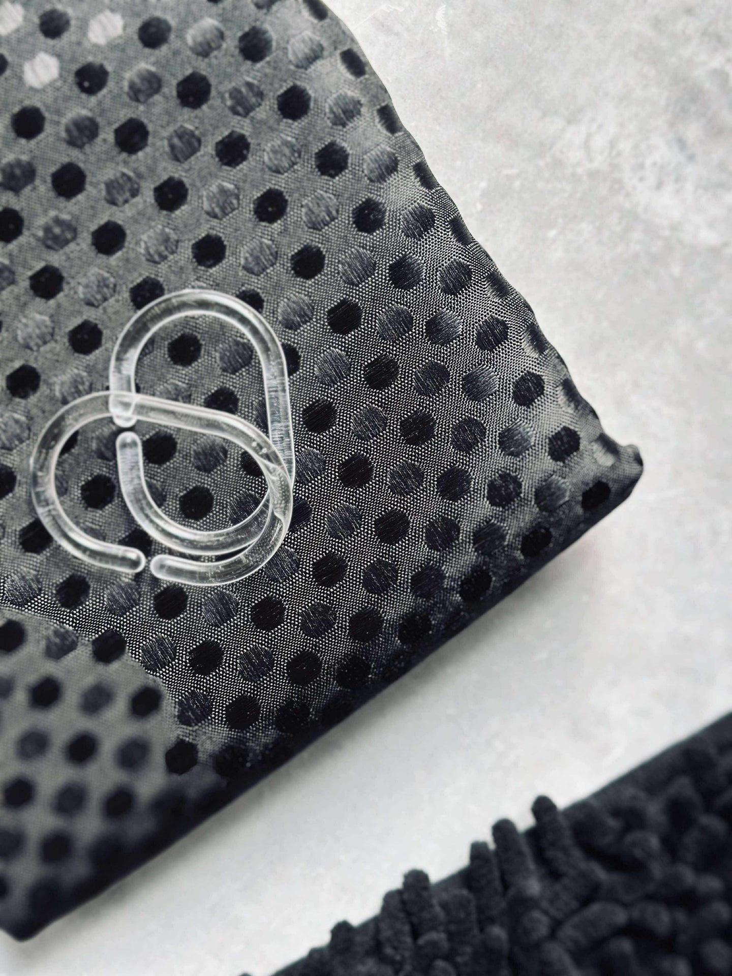 Badrumssats: Duschdraperi & badmatta / Svart