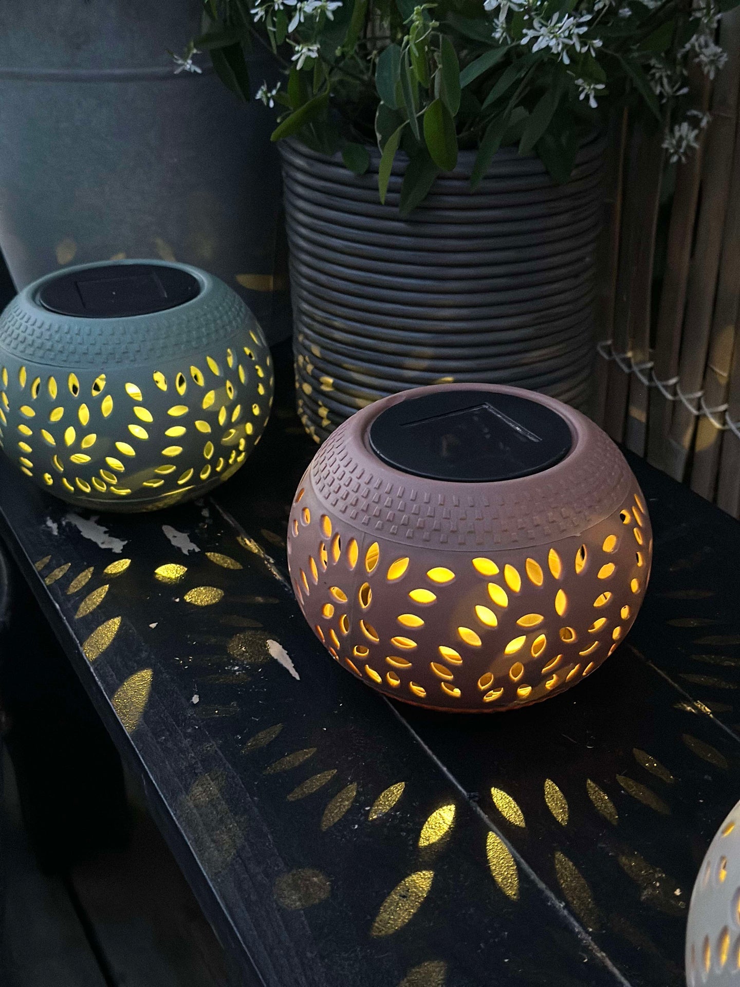 Solcellslykta FIONA - Gammalrosa