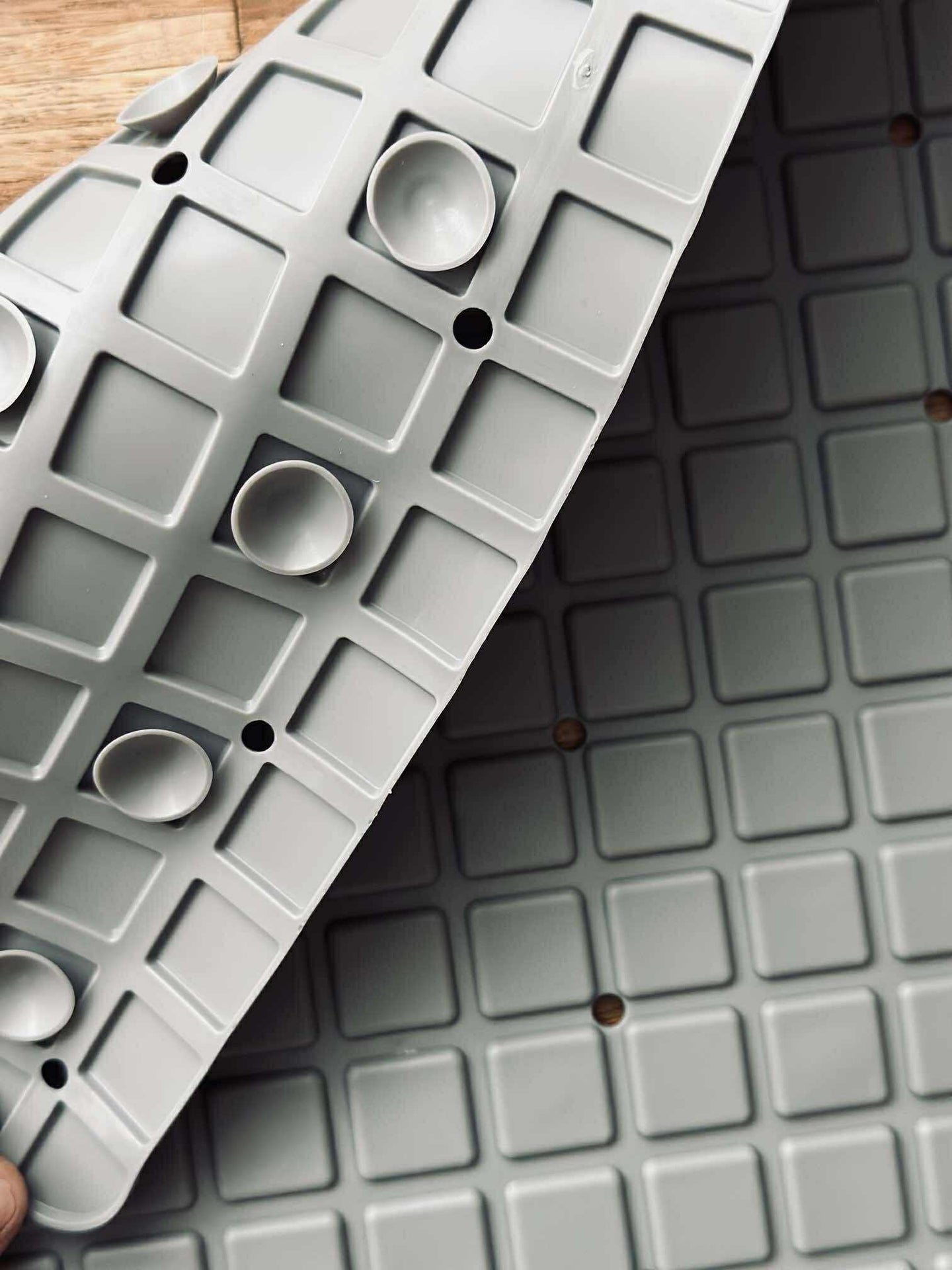 Halkfri badrumsmatta 69x39 - Grå