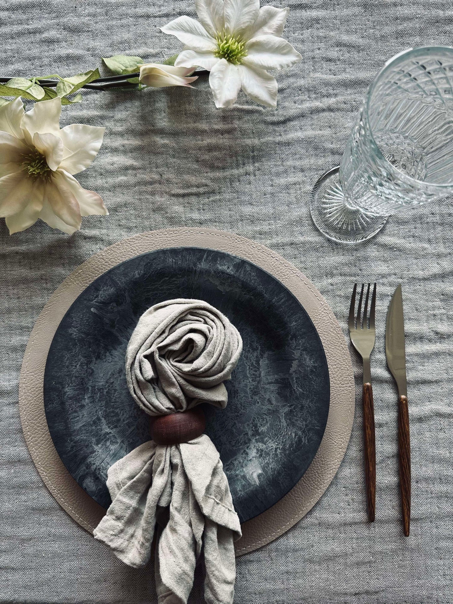 Vändbar bordstablett - Tobak / Sand