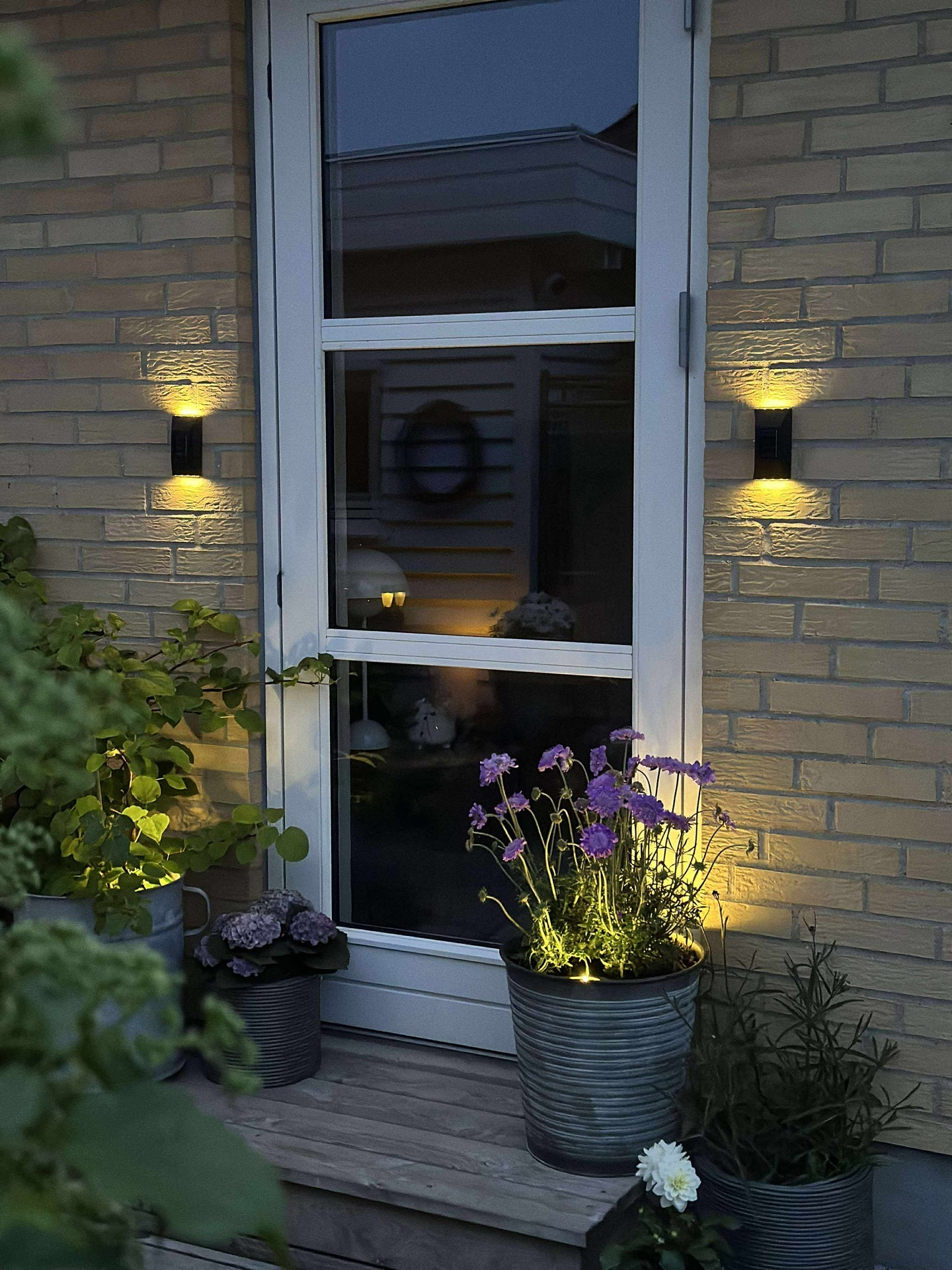 Vägglampa med solceller – Upp & Ner 4 st