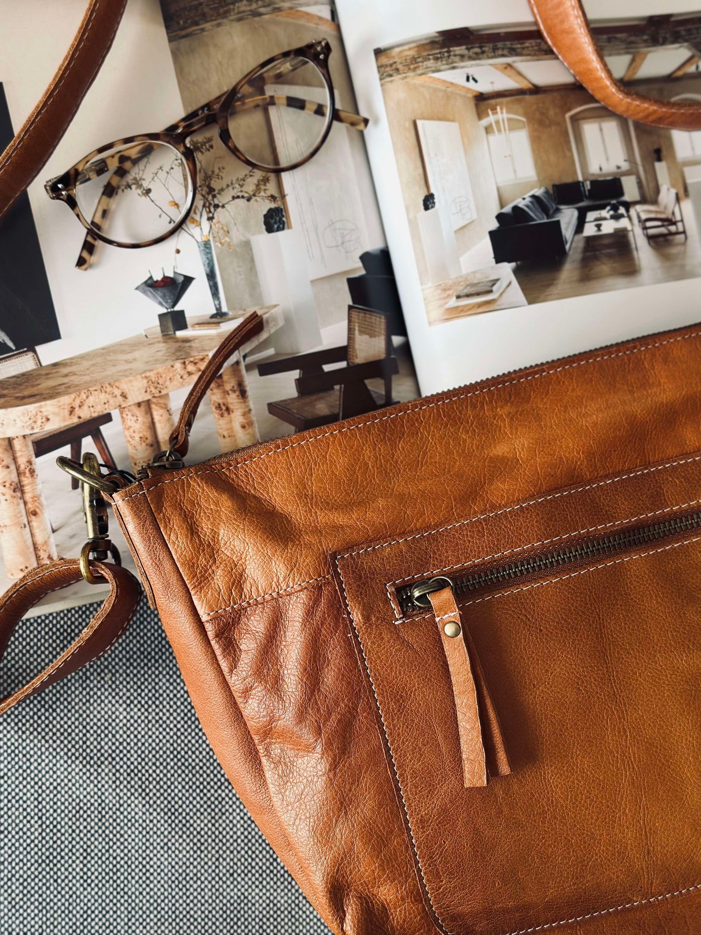 Axelväska Naomi small - Cognac