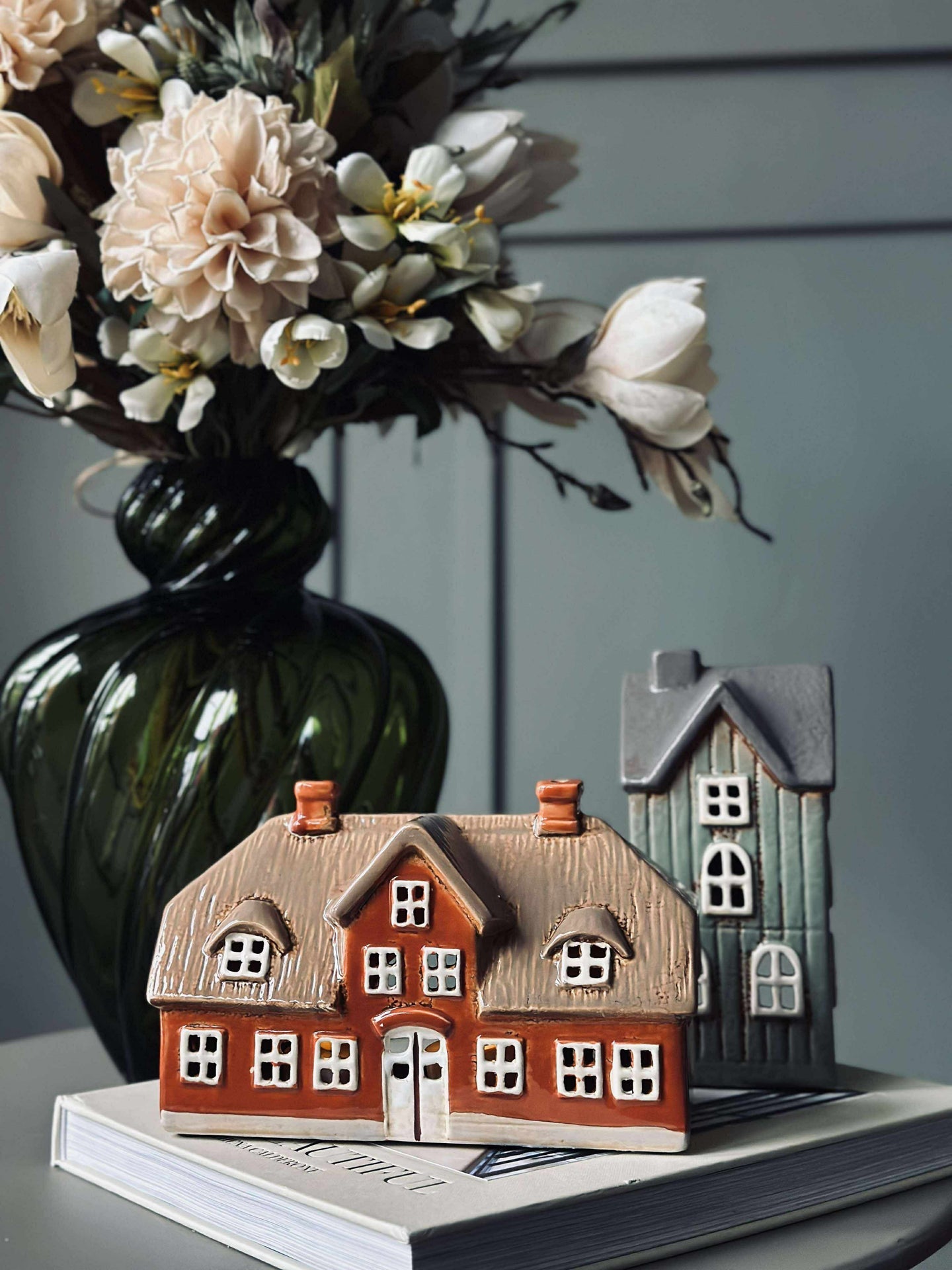 Ljuslykta med halmtak - Keramik