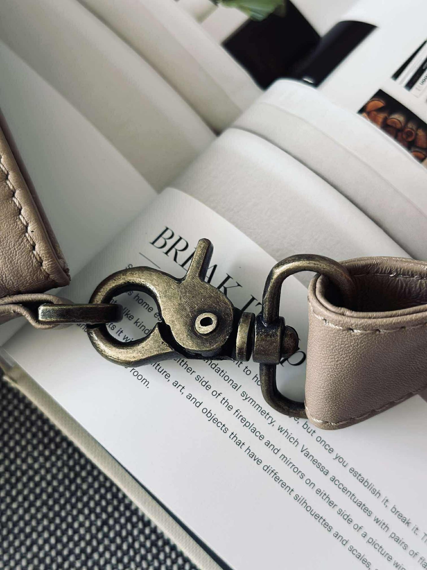 Crossbody LATTE - Ultra mjuk