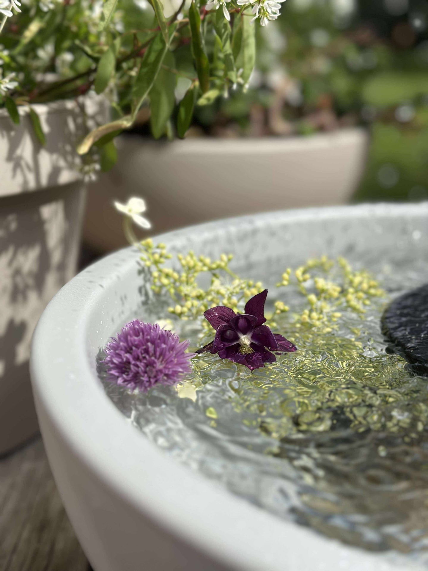 Spegelbassäng i återvunnen plast - Stone grey