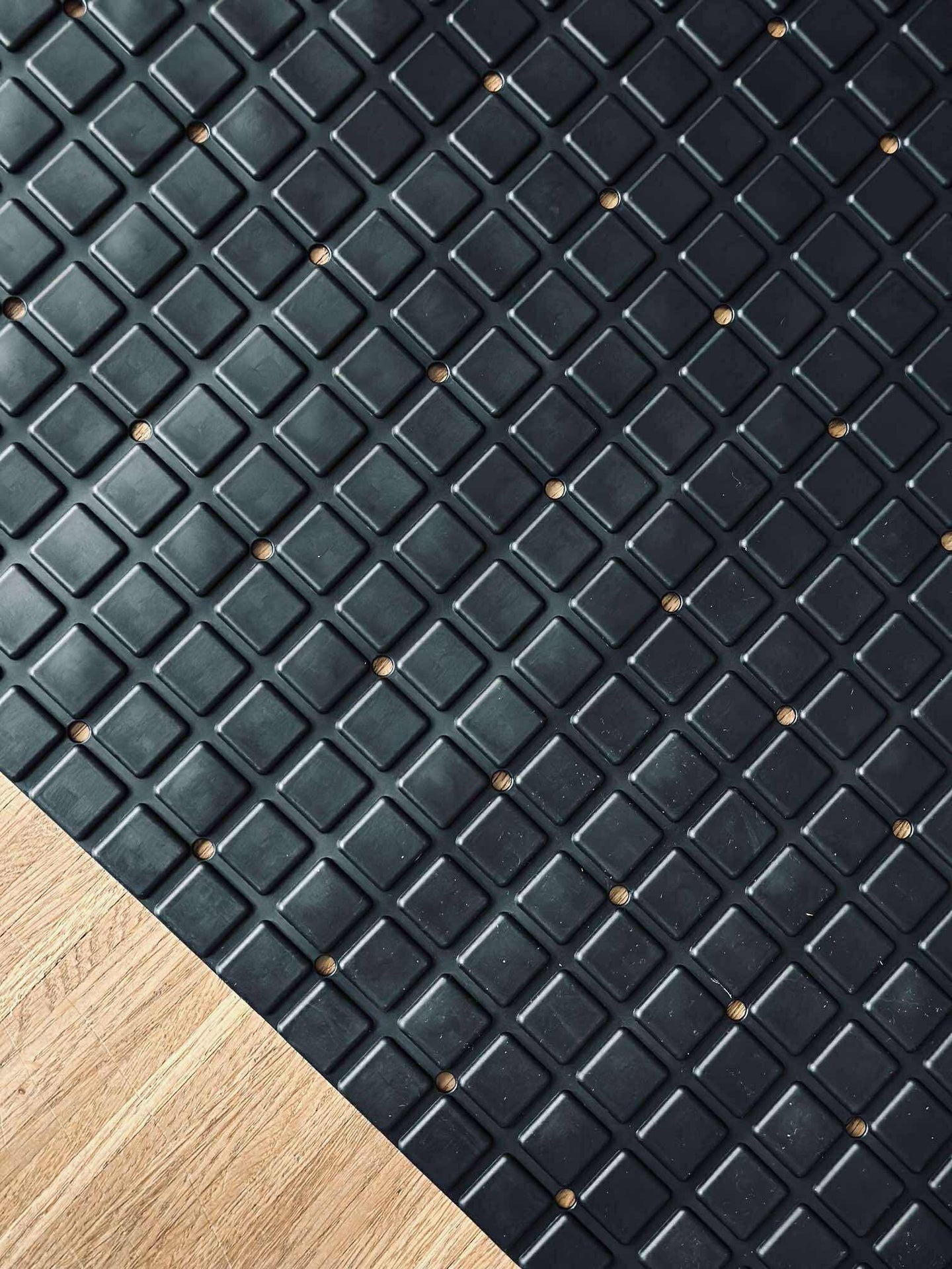 Halkfri badrumsmatta 69x39 - Svart