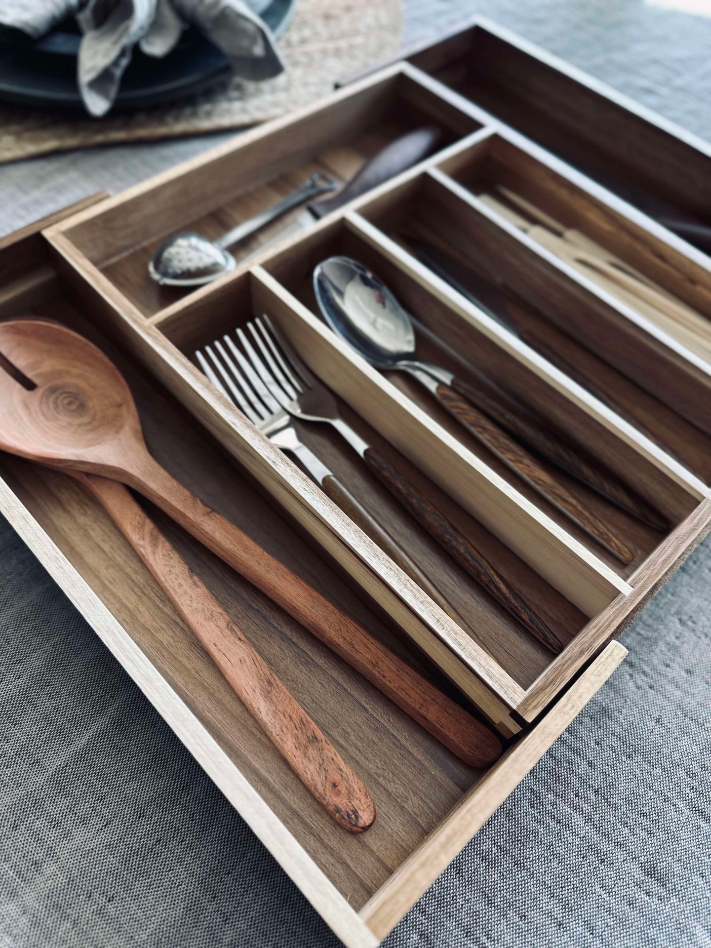 Besticklåda i Akaciaträ - Justerbar