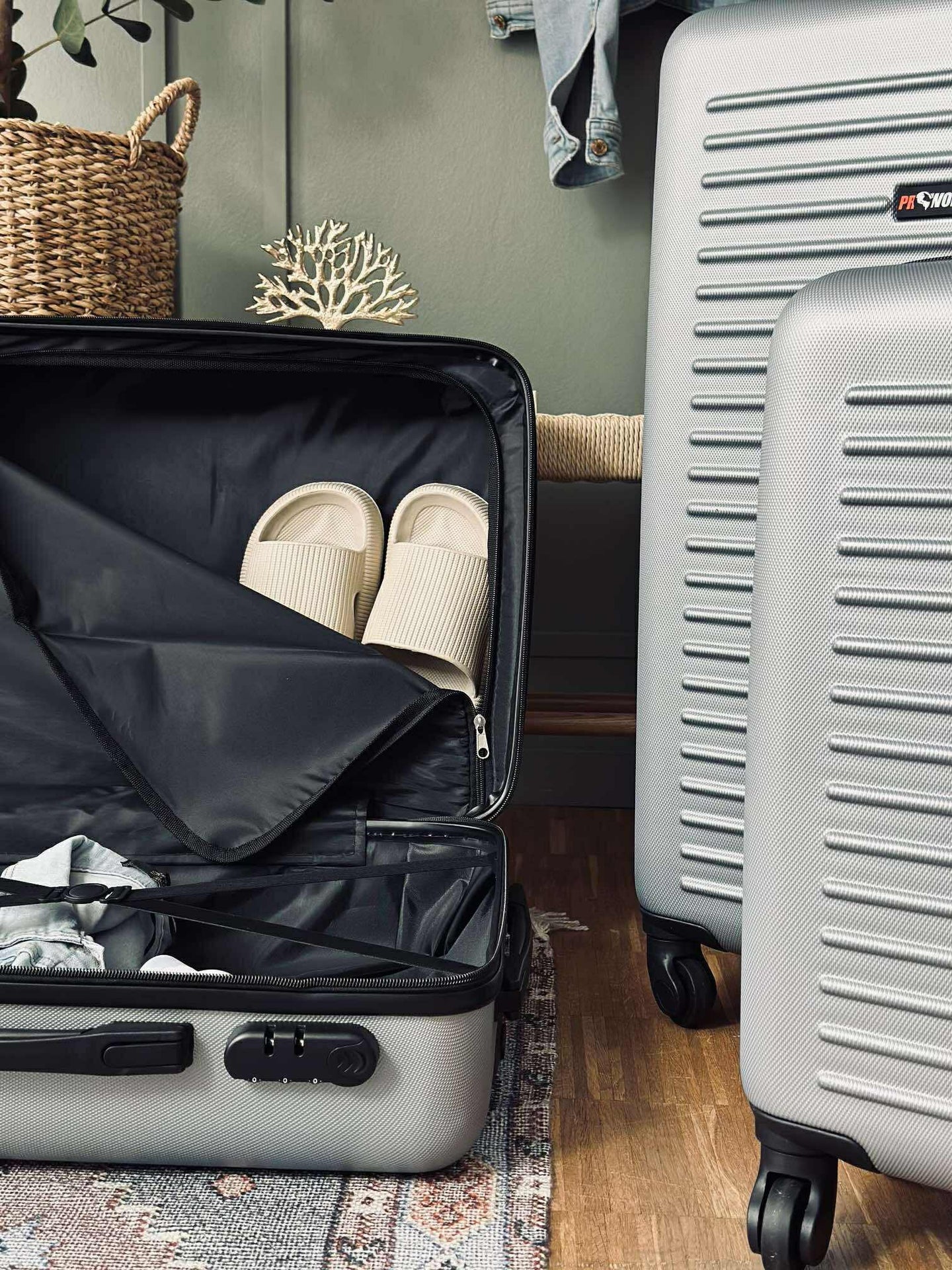 Lyxigt resväskset Silver - Set om 3 st.