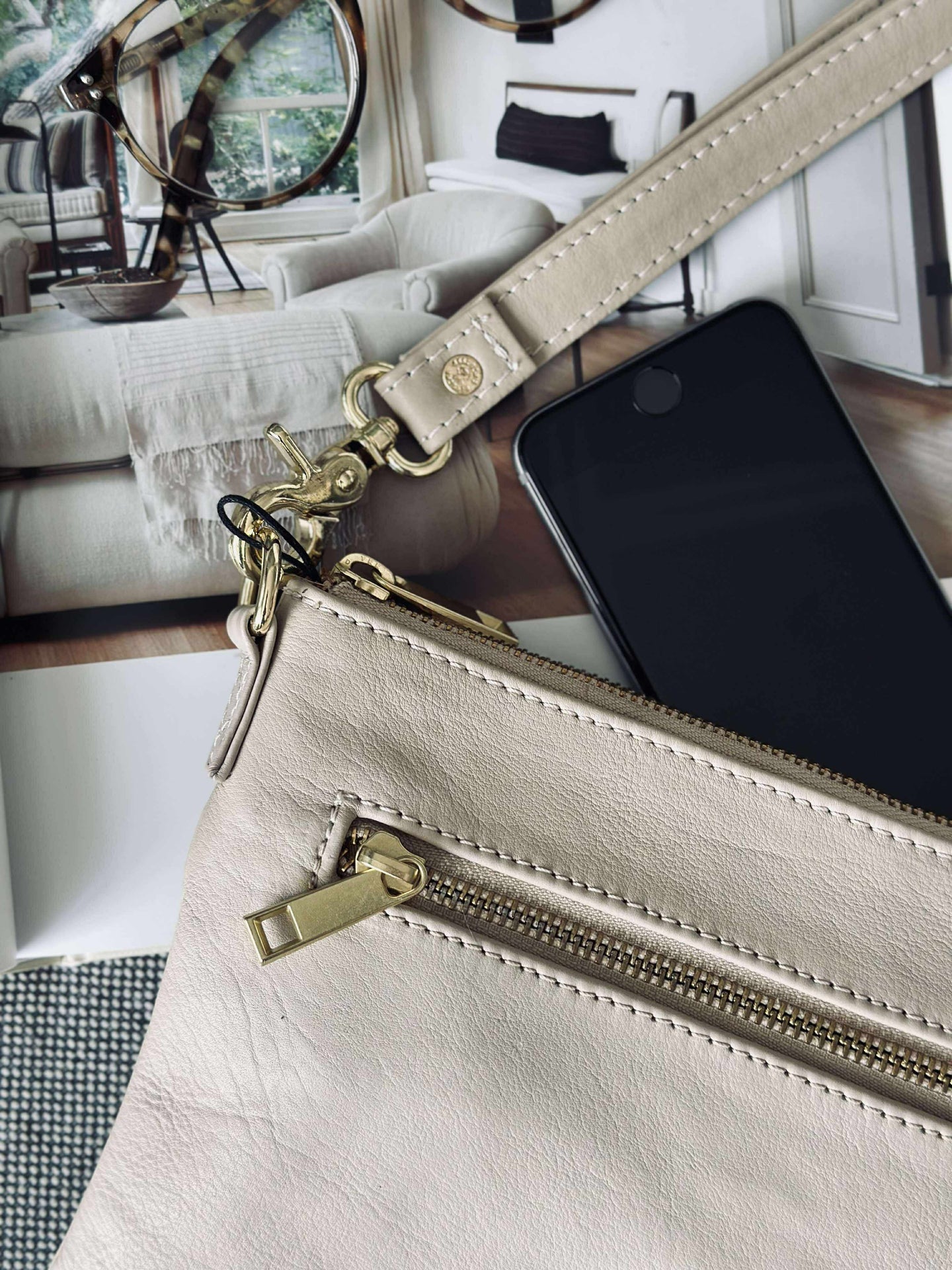 Vacker väska / clutch - Mjuk sand