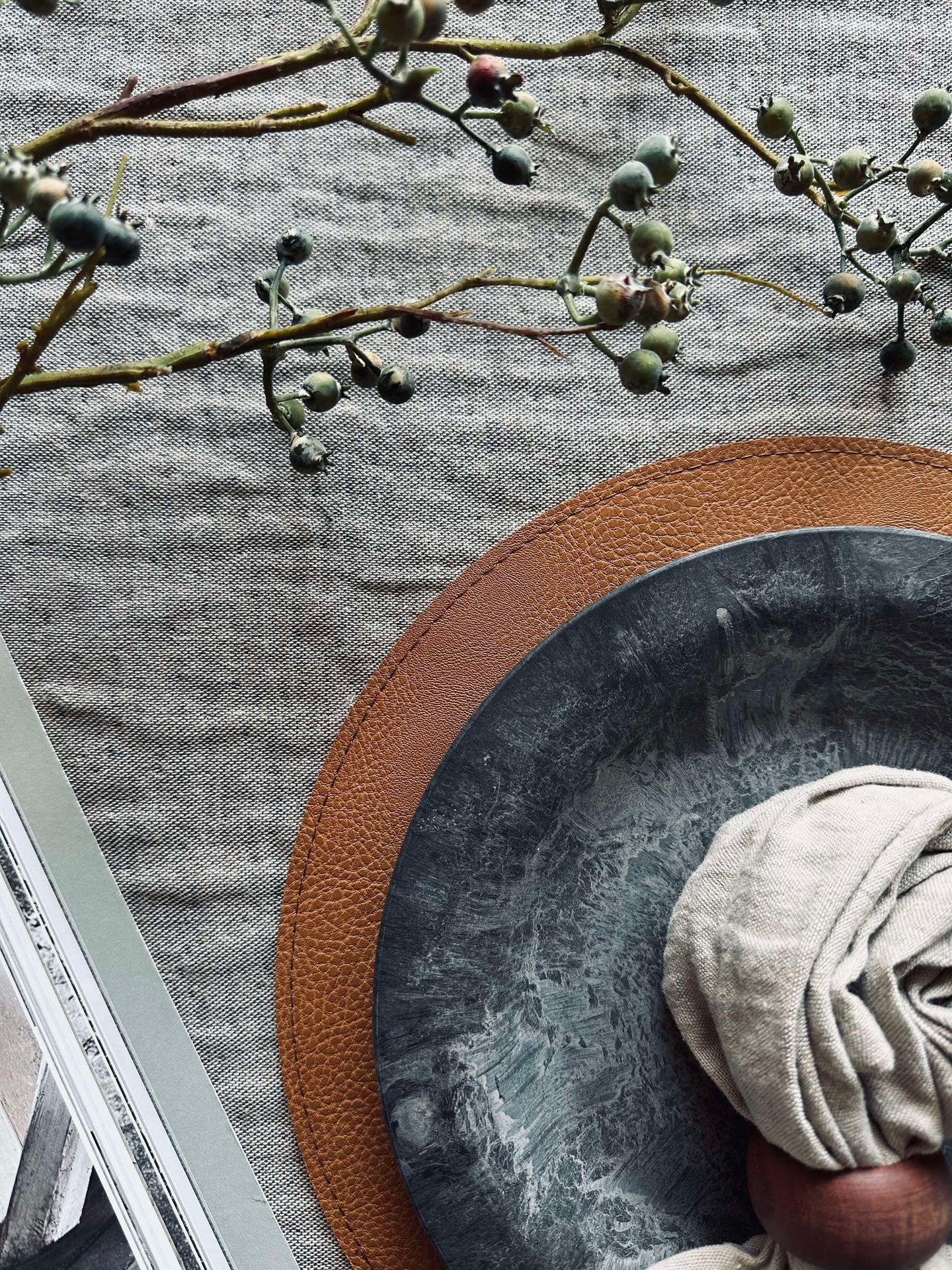 Vändbar bordstablett - Konjak / natur