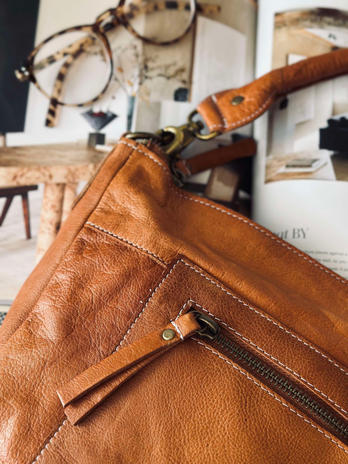 Axelväska Naomi small - Cognac