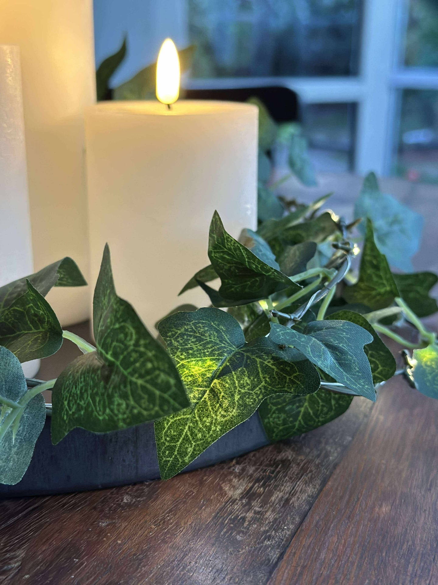 Ljusslinga med gröna murgrönablad - 290cm